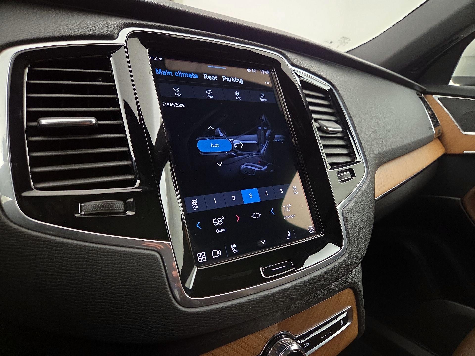 Thumbnail: 2023 Volvo XC90 - 17