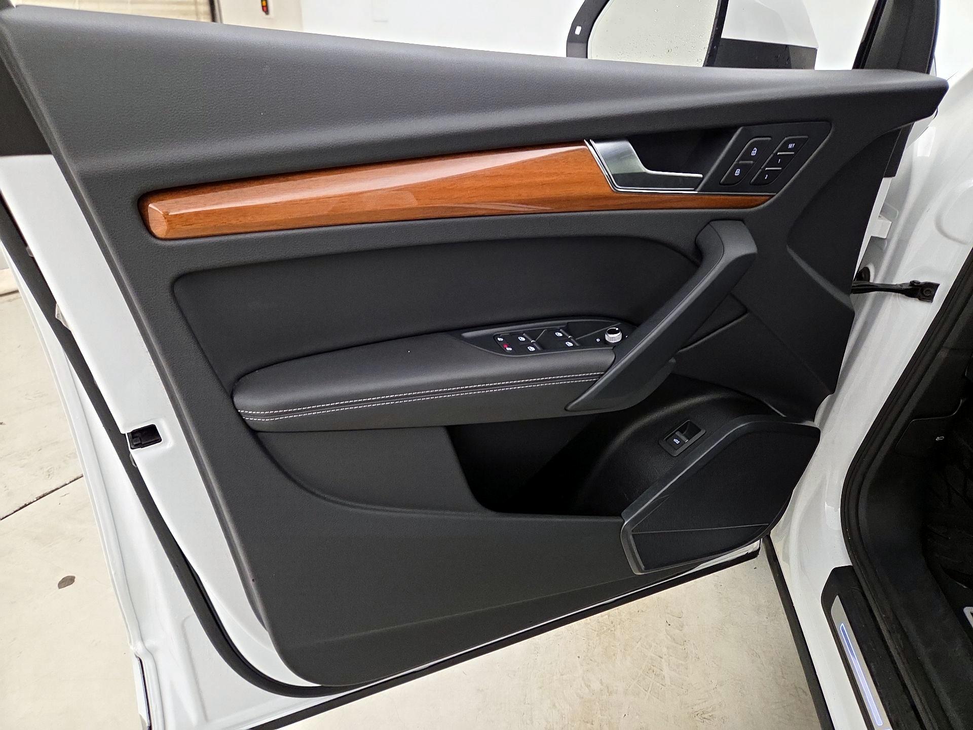 Thumbnail: 2022 Audi Q5 - 12