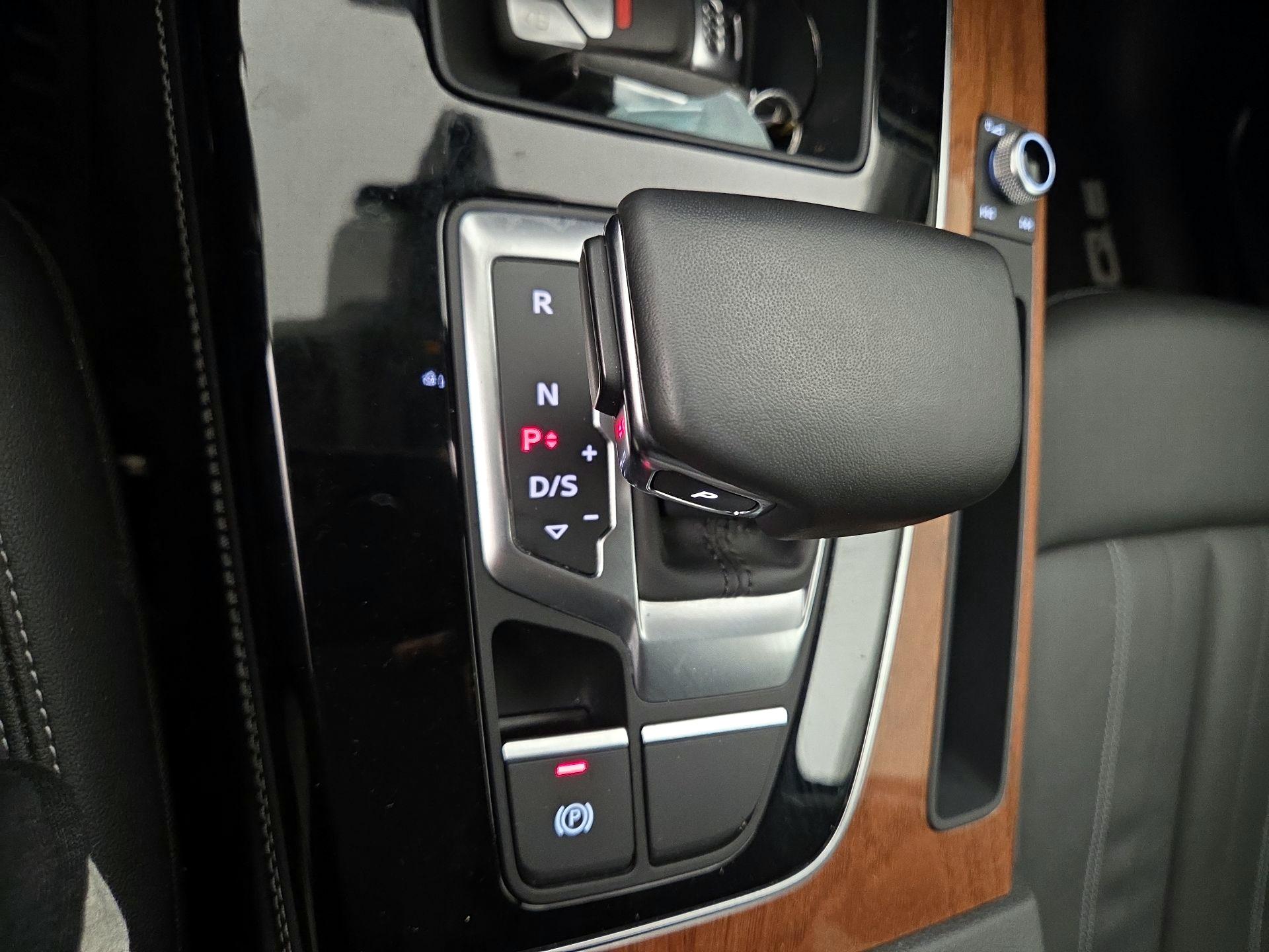 Thumbnail: 2022 Audi Q5 - 17