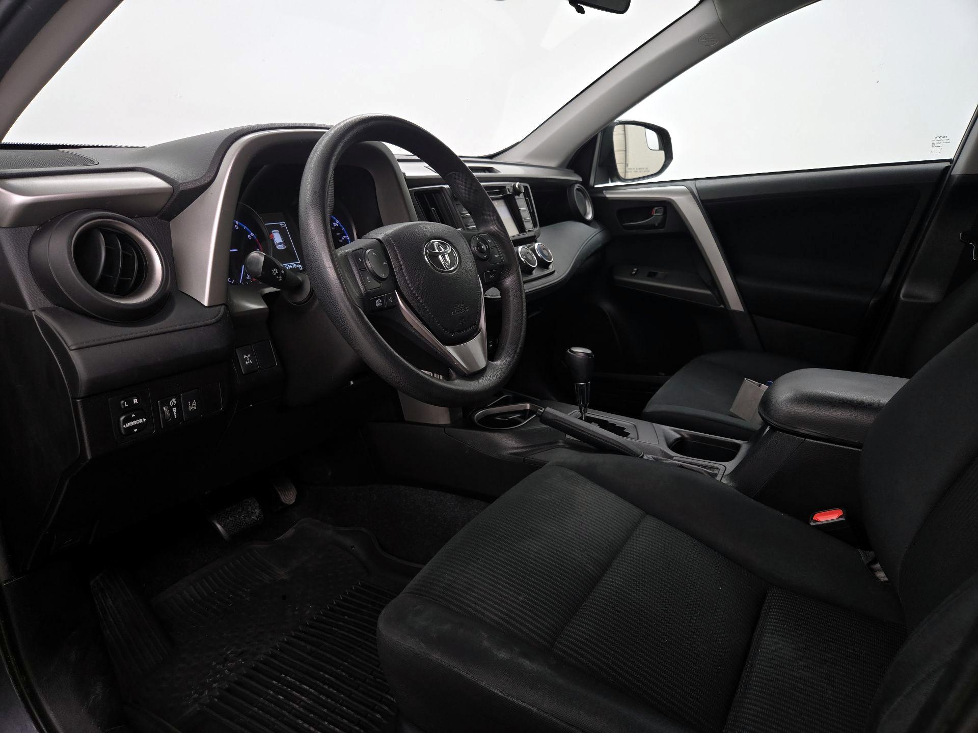 Thumbnail: 2017 Toyota RAV4 - 11