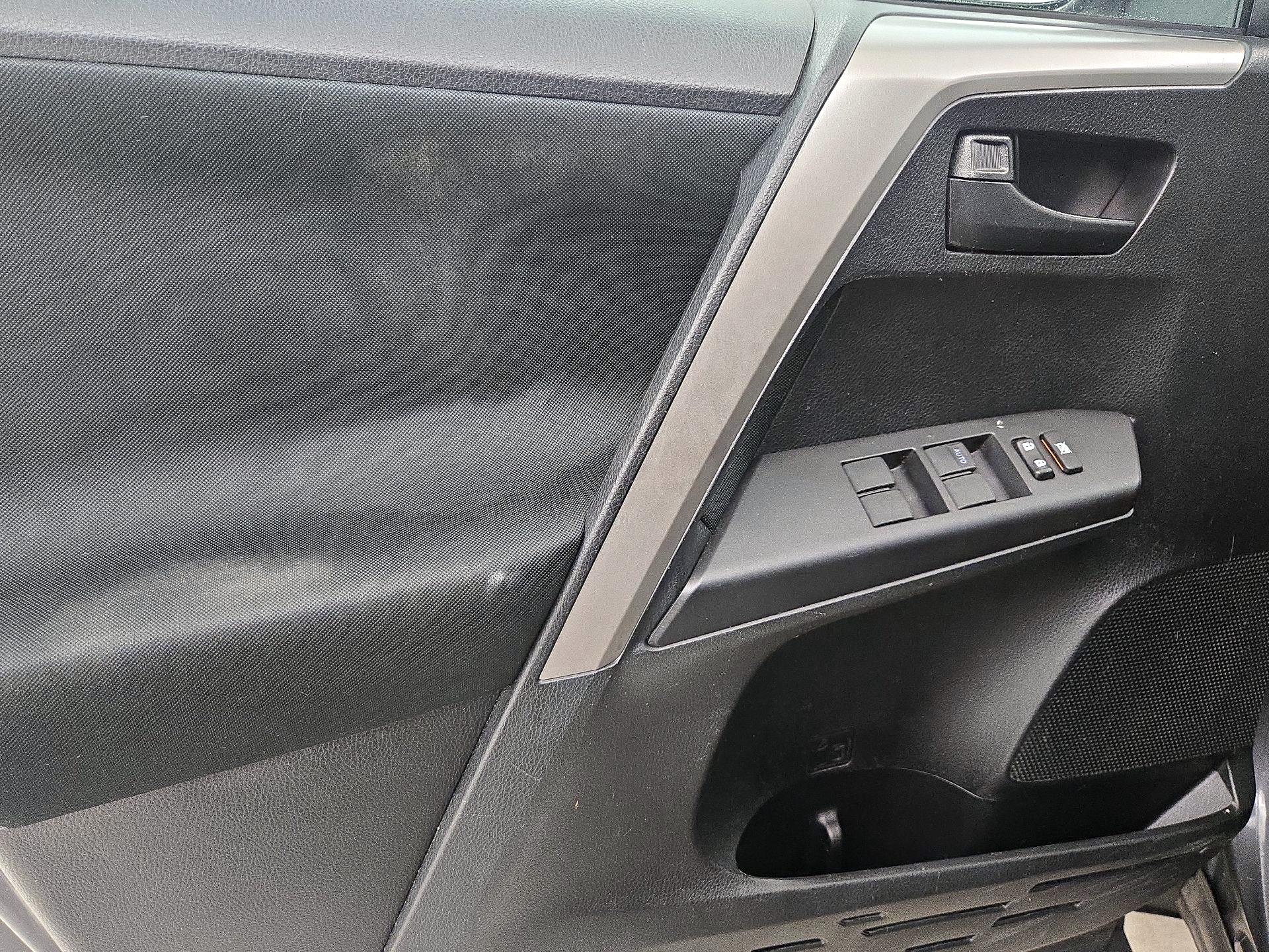 Thumbnail: 2017 Toyota RAV4 - 12