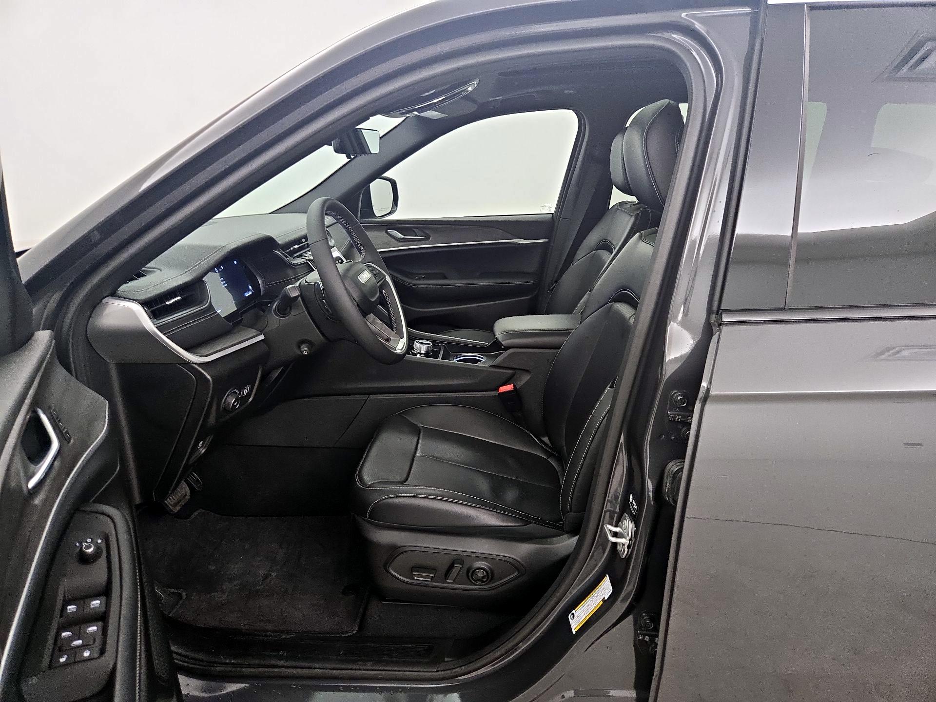 Thumbnail: 2025 Jeep Grand Cherokee - 11