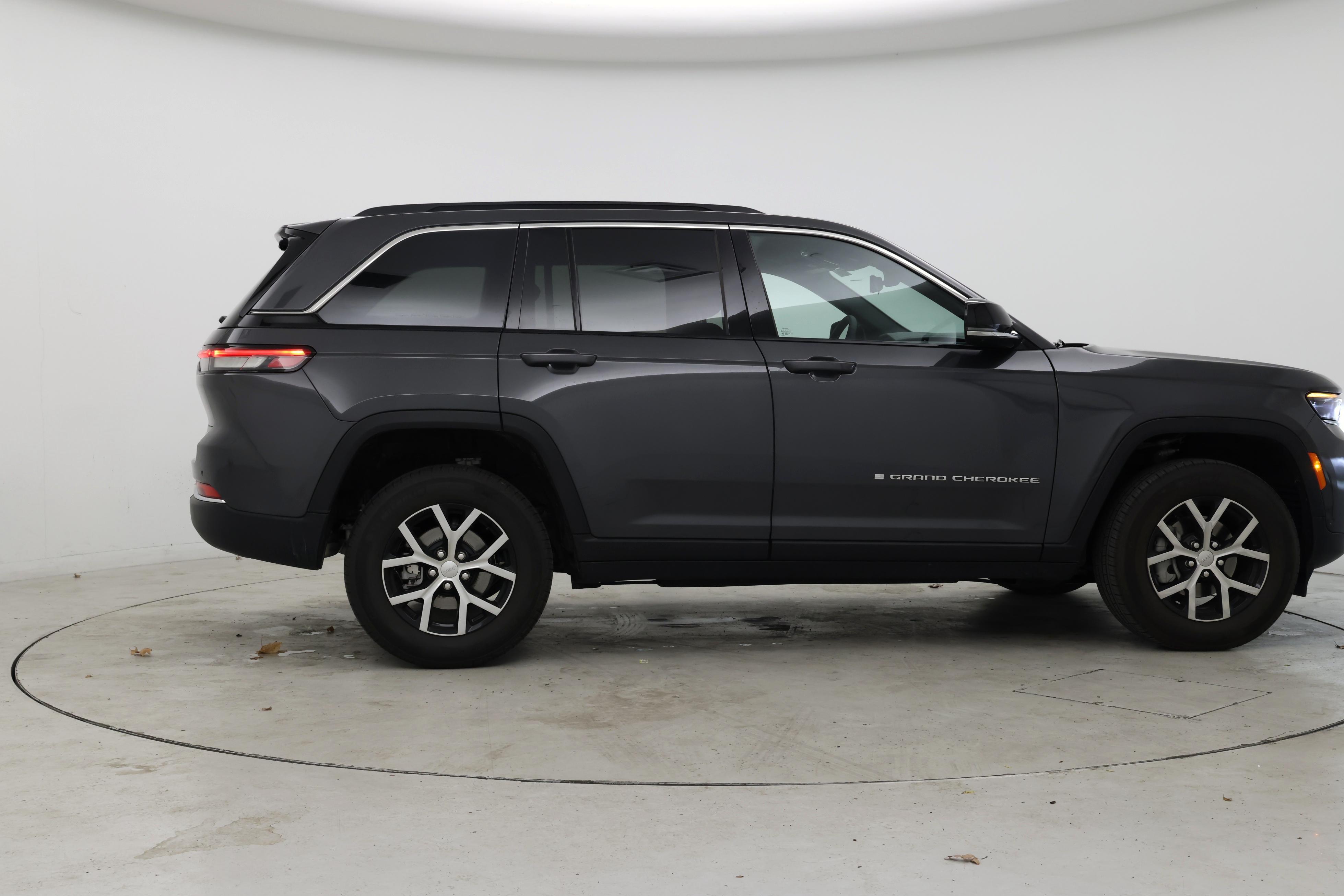 Thumbnail: 2025 Jeep Grand Cherokee - 7