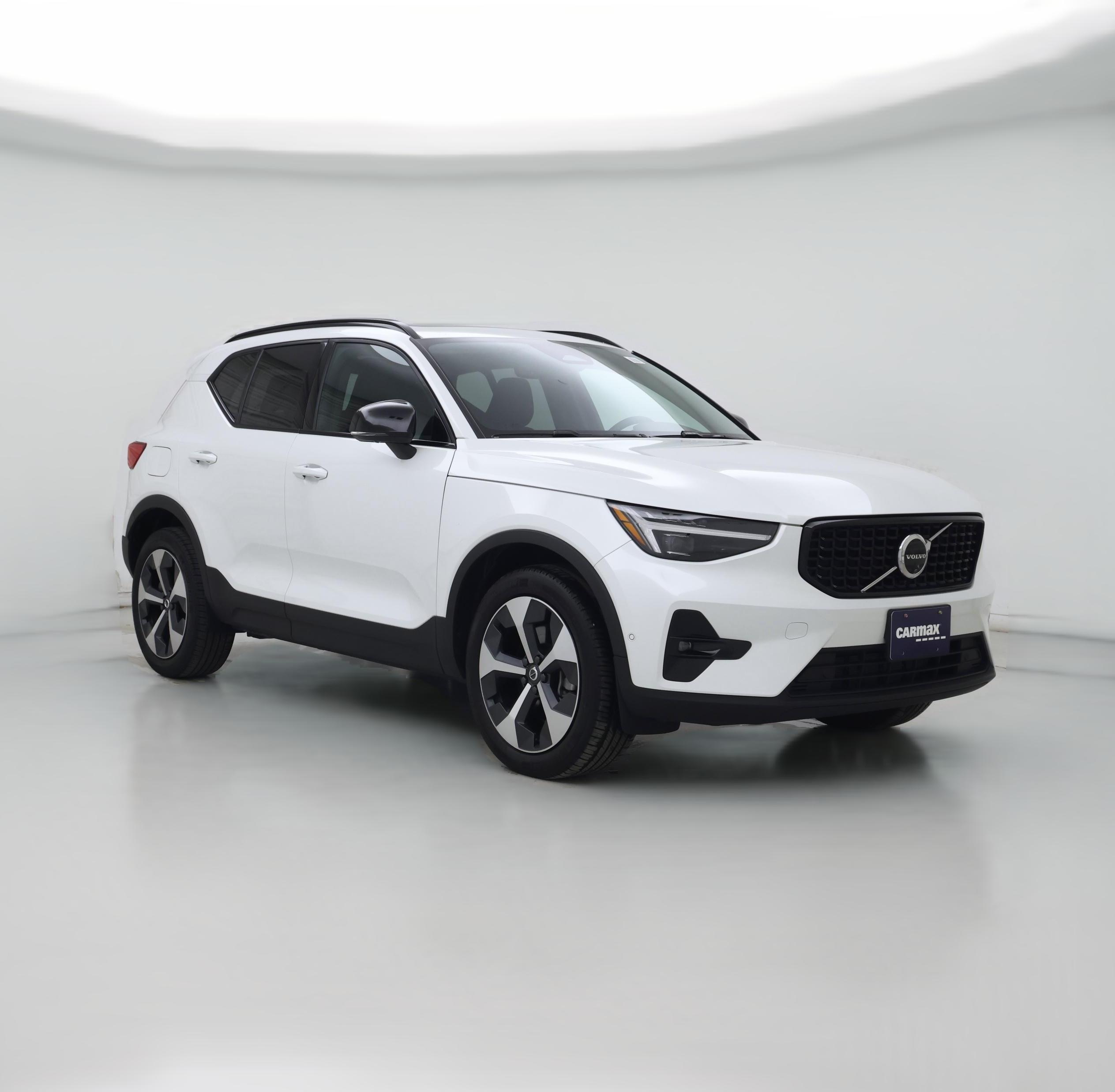 Thumbnail: 2025 Volvo XC40 - 1