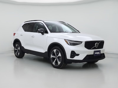 2025 Volvo XC40 B5 Plus Dark Theme