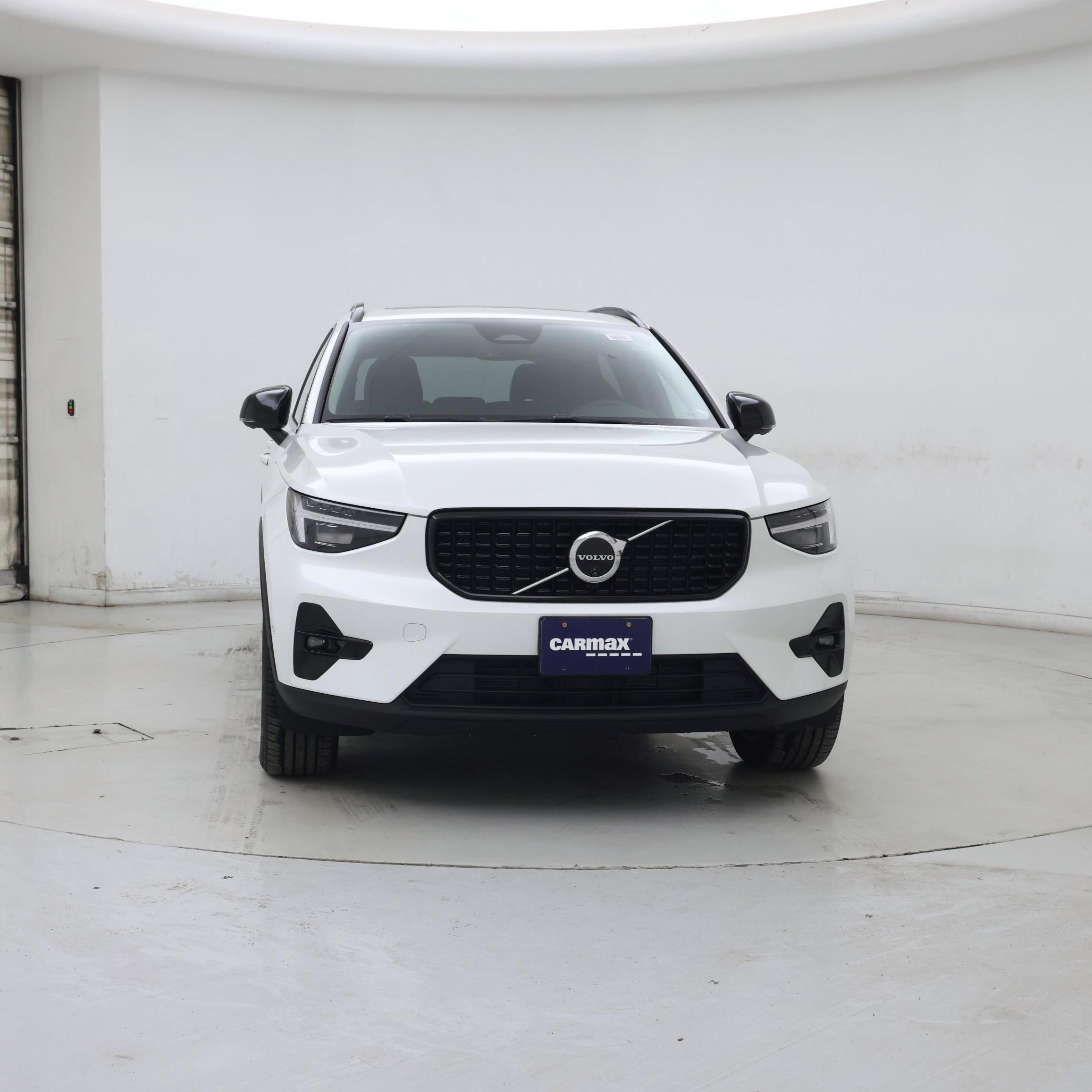 Thumbnail: 2025 Volvo XC40 - 5