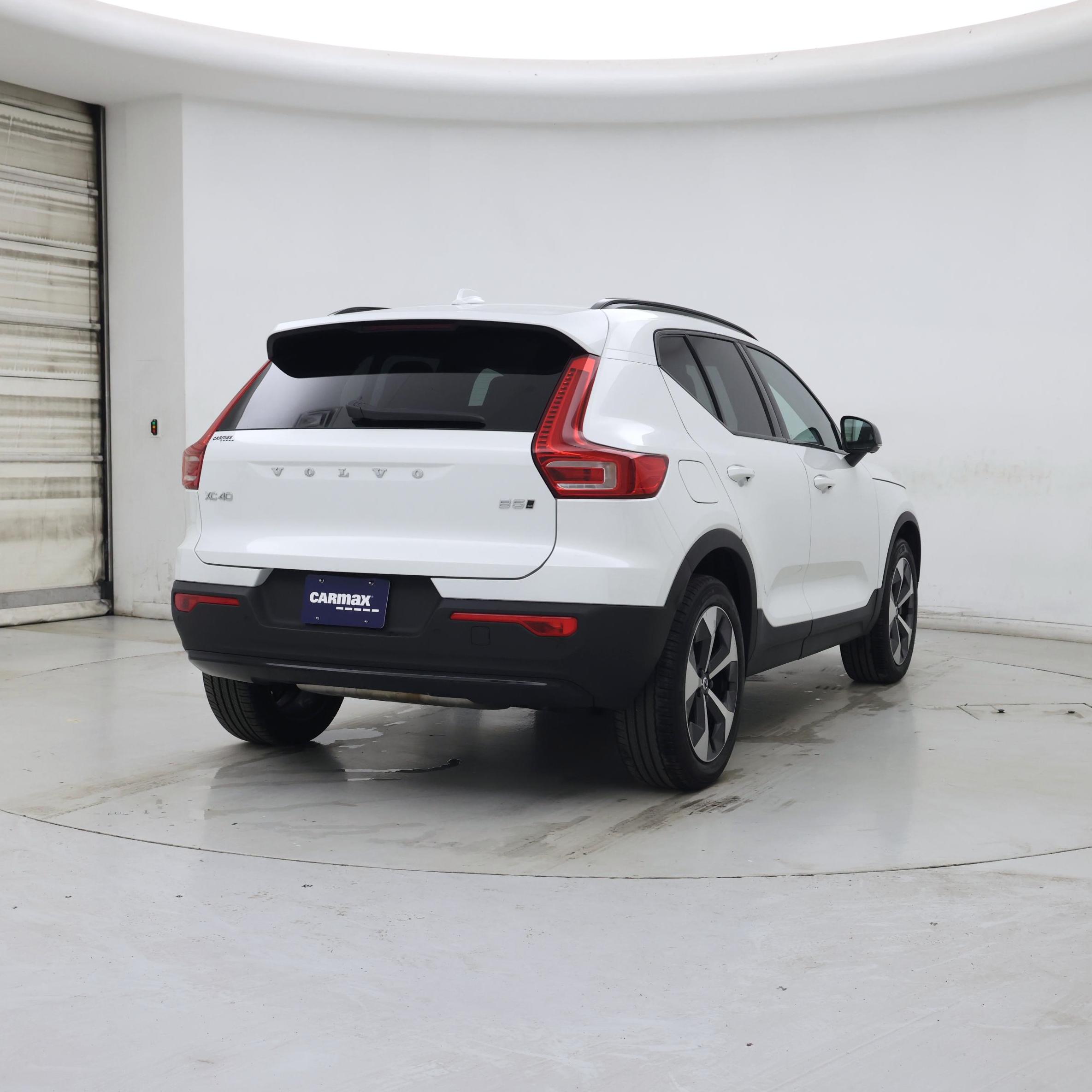 Thumbnail: 2025 Volvo XC40 - 8