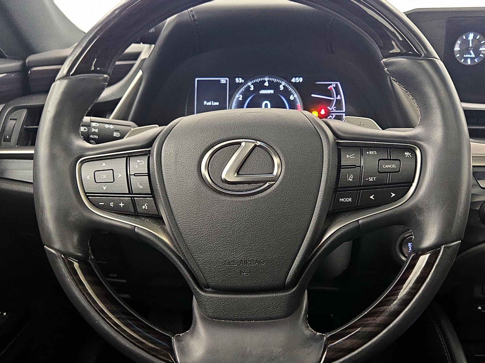 Thumbnail: 2020 Lexus ES - 10