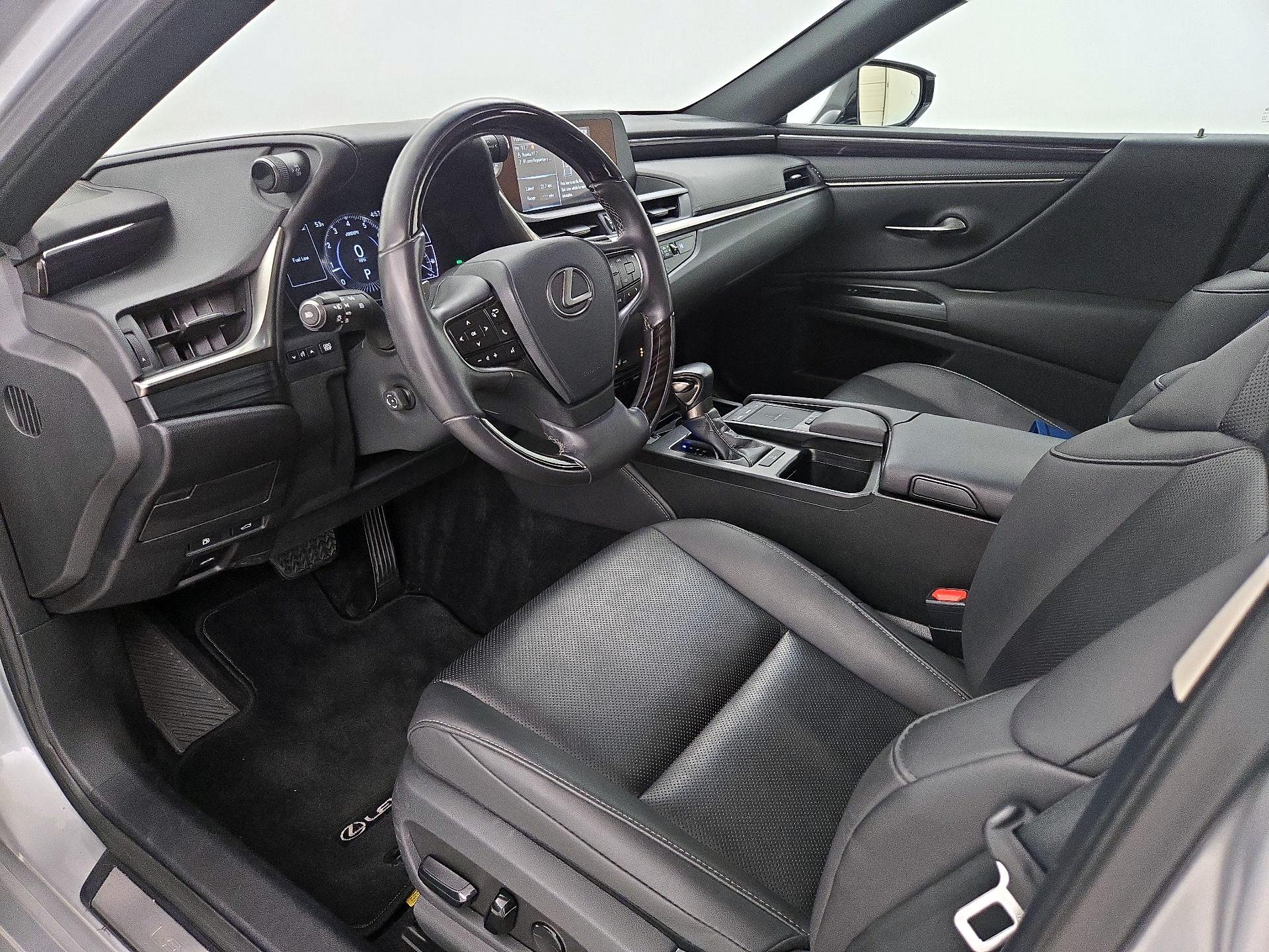 Thumbnail: 2020 Lexus ES - 11