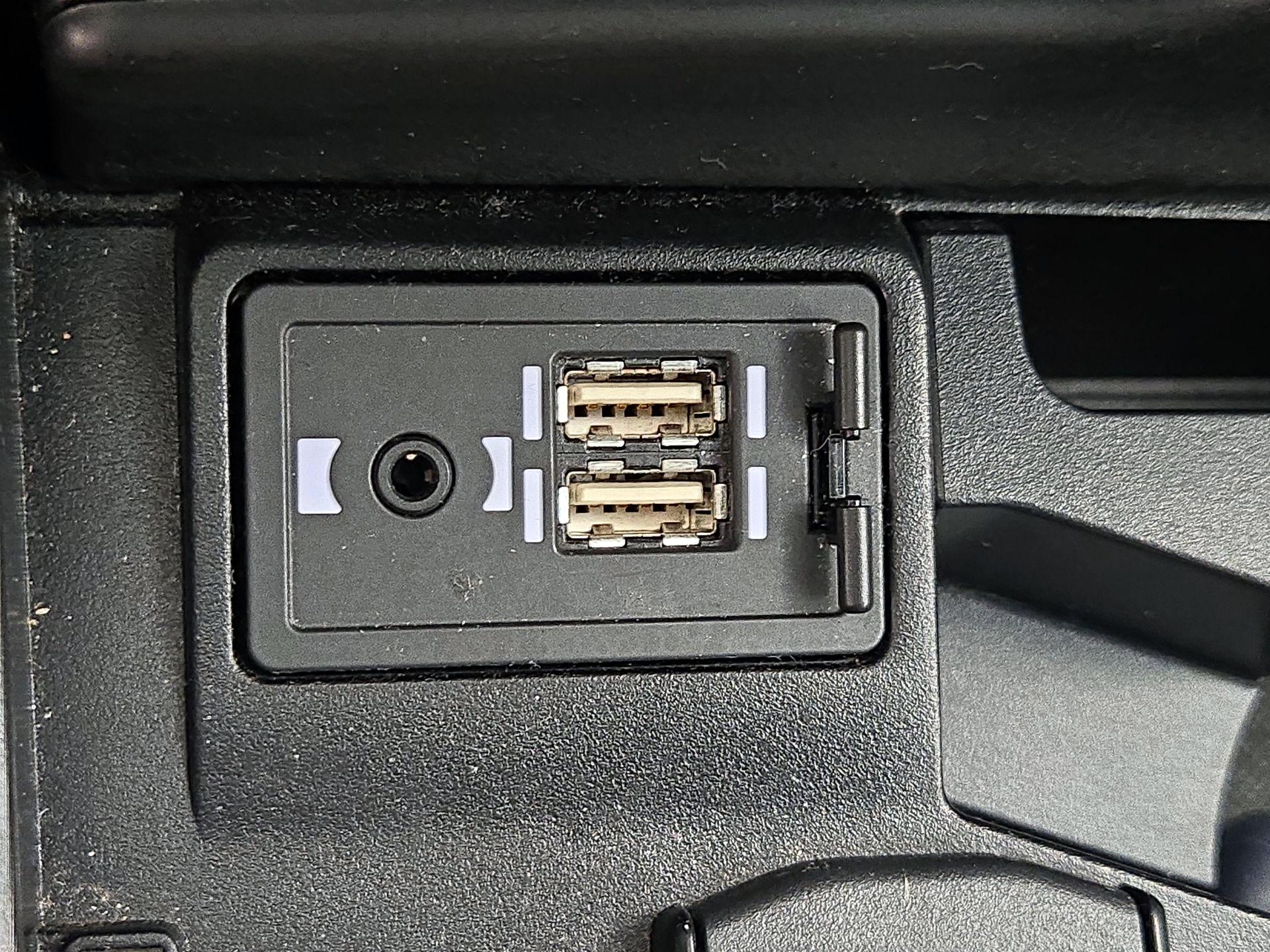 Thumbnail: 2020 Lexus ES - 18