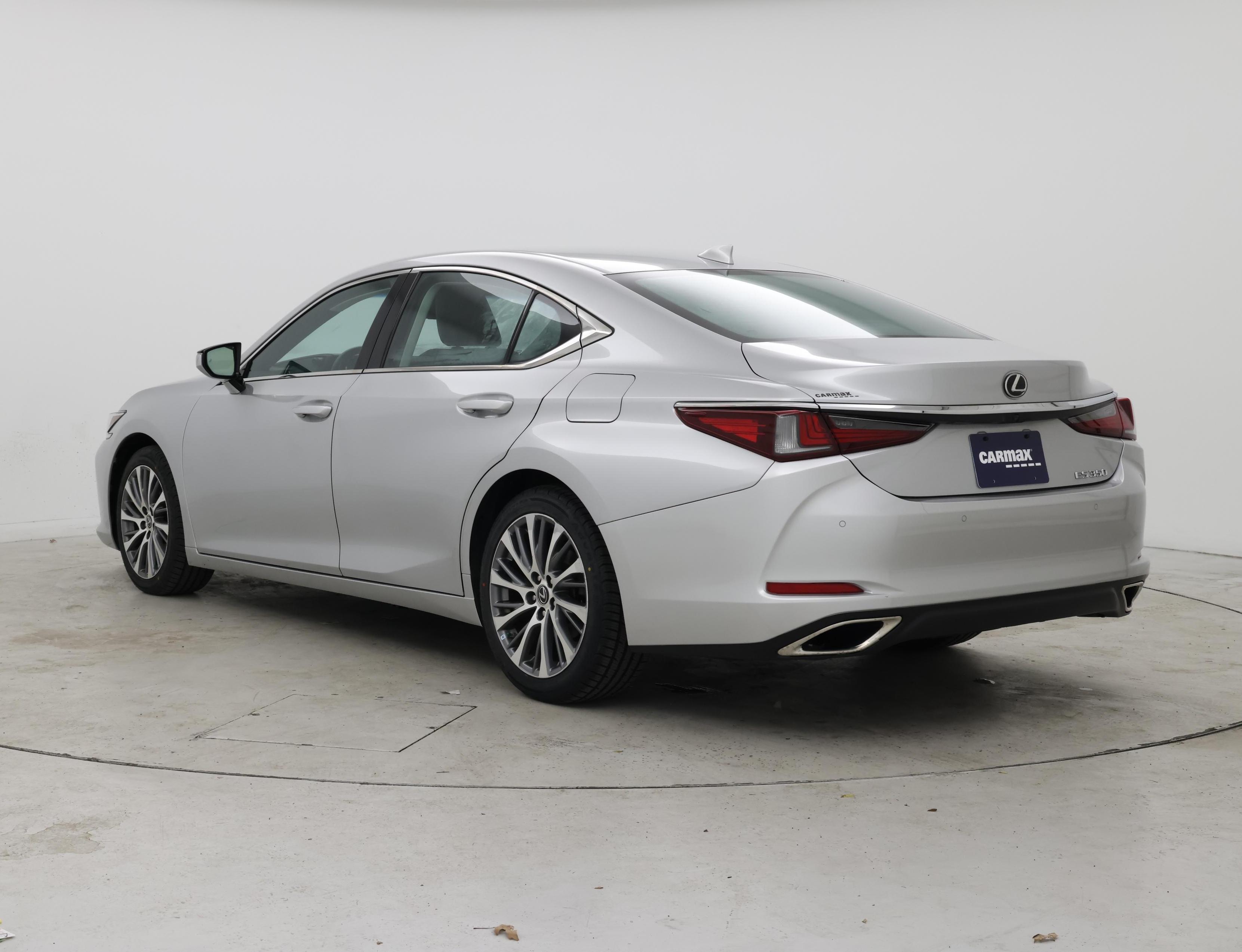 Thumbnail: 2020 Lexus ES - 2