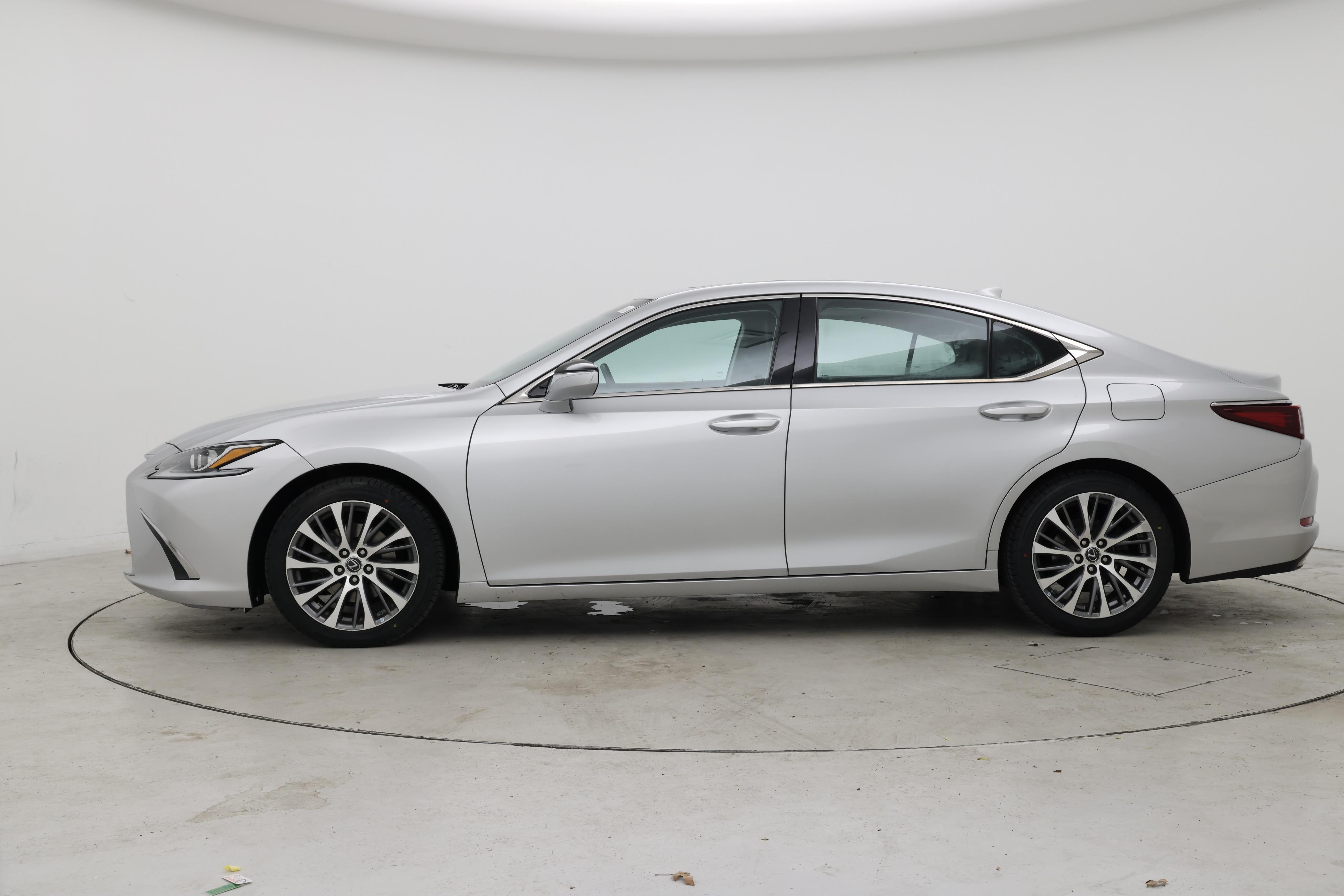 Thumbnail: 2020 Lexus ES - 3