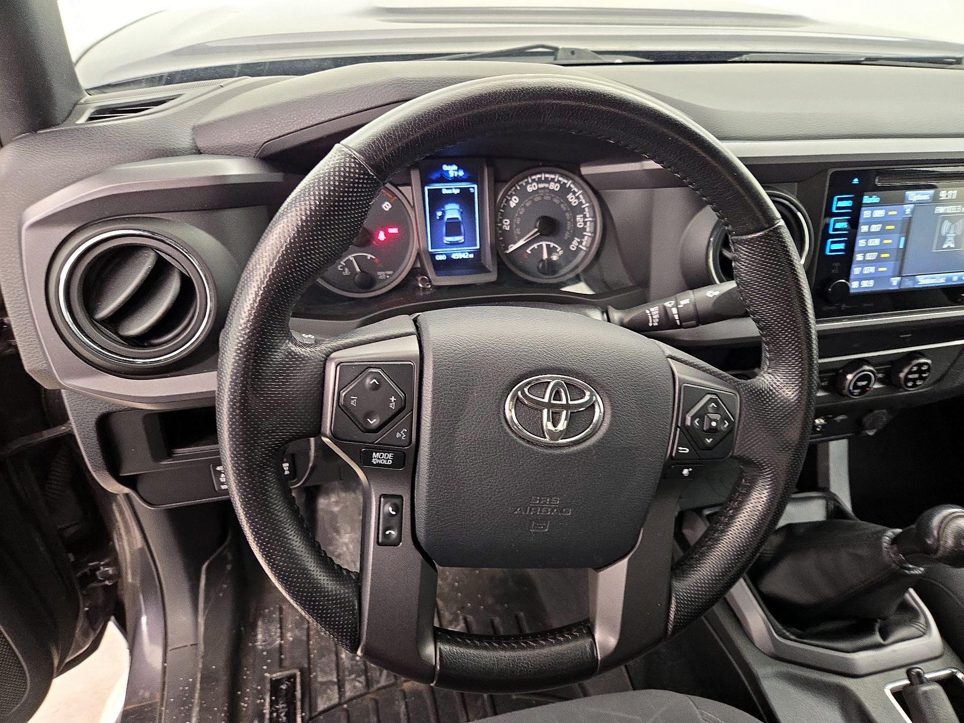 Thumbnail: 2016 Toyota Tacoma - 10