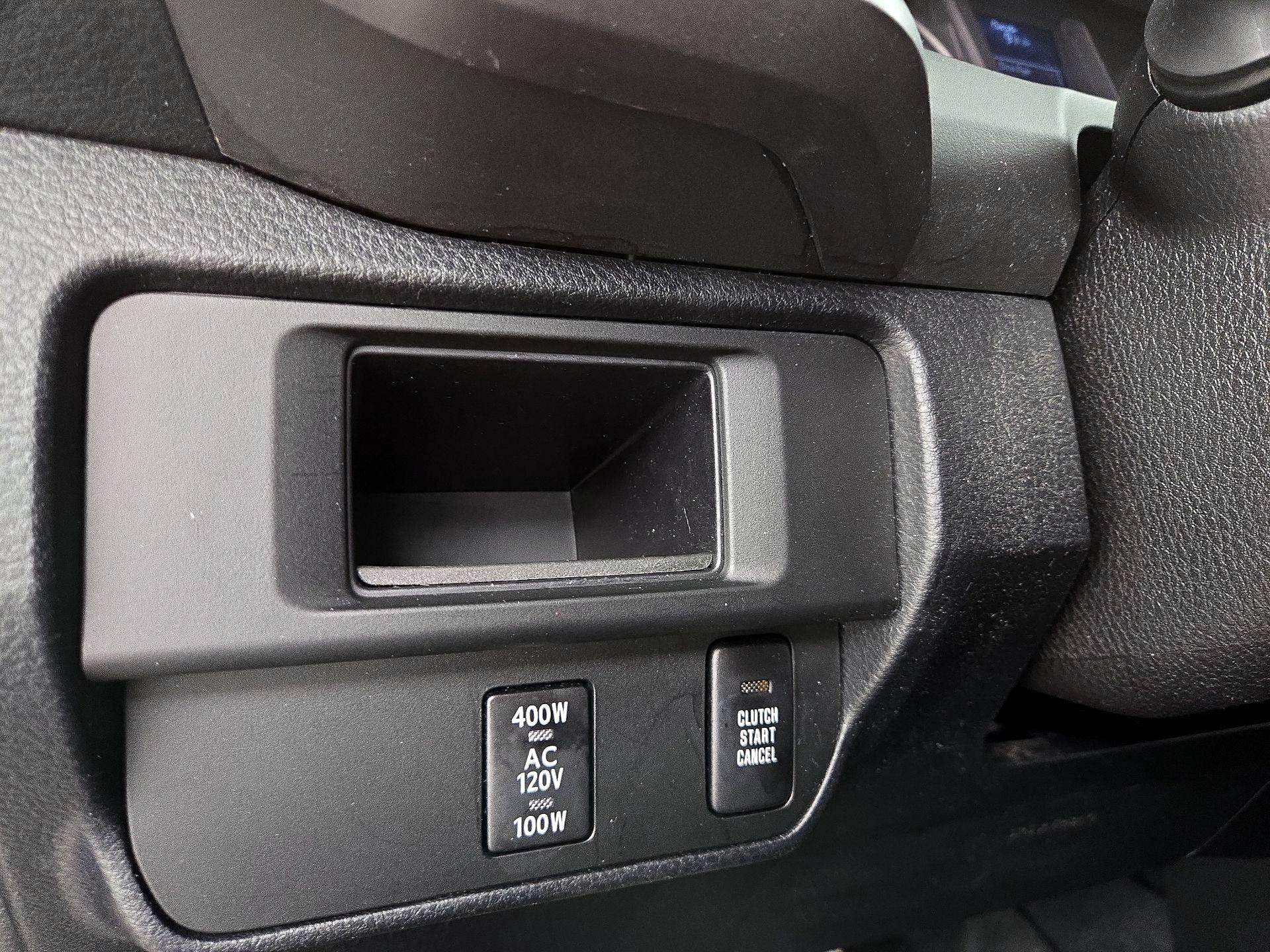 Thumbnail: 2016 Toyota Tacoma - 13