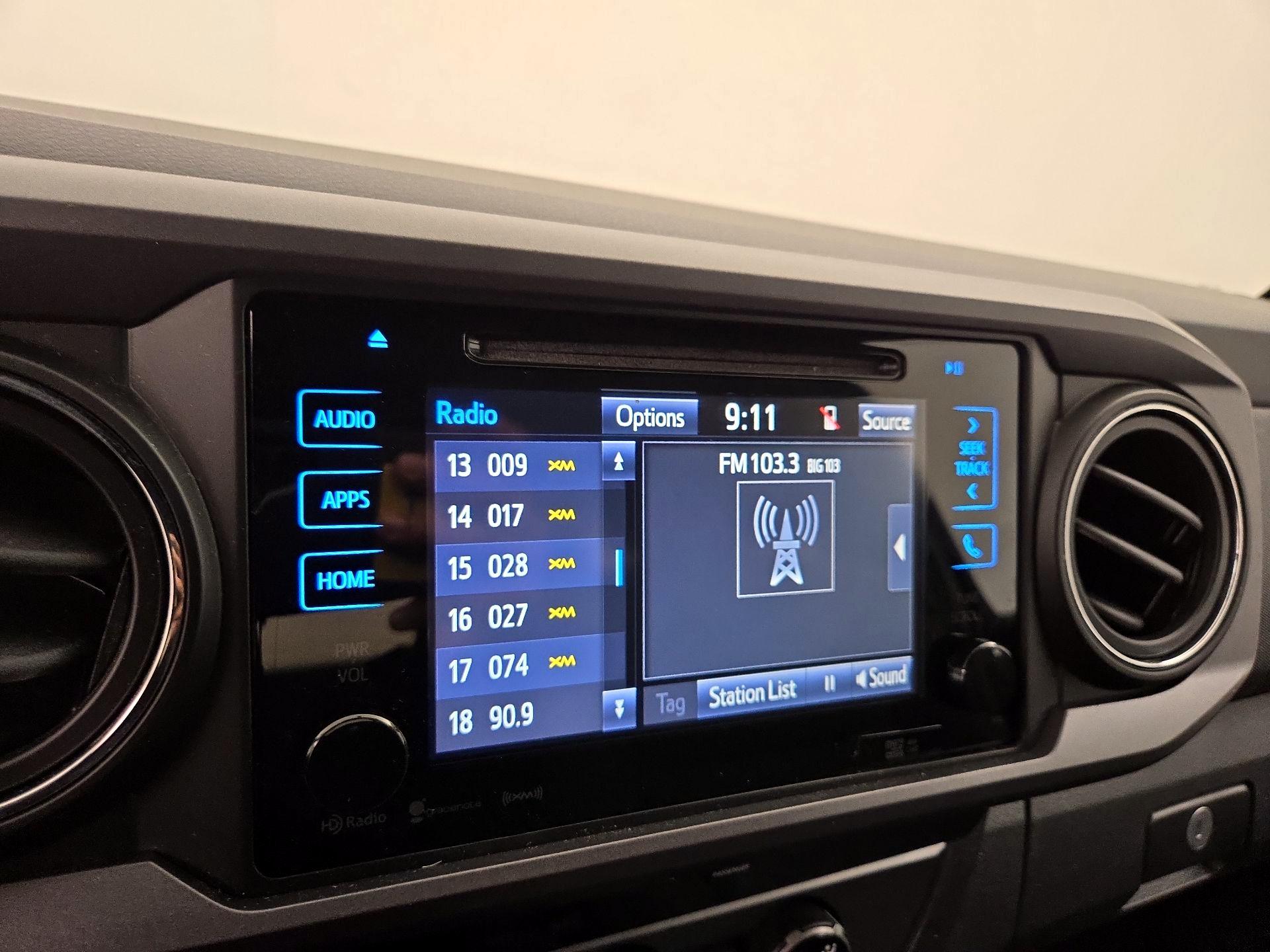 Thumbnail: 2016 Toyota Tacoma - 15