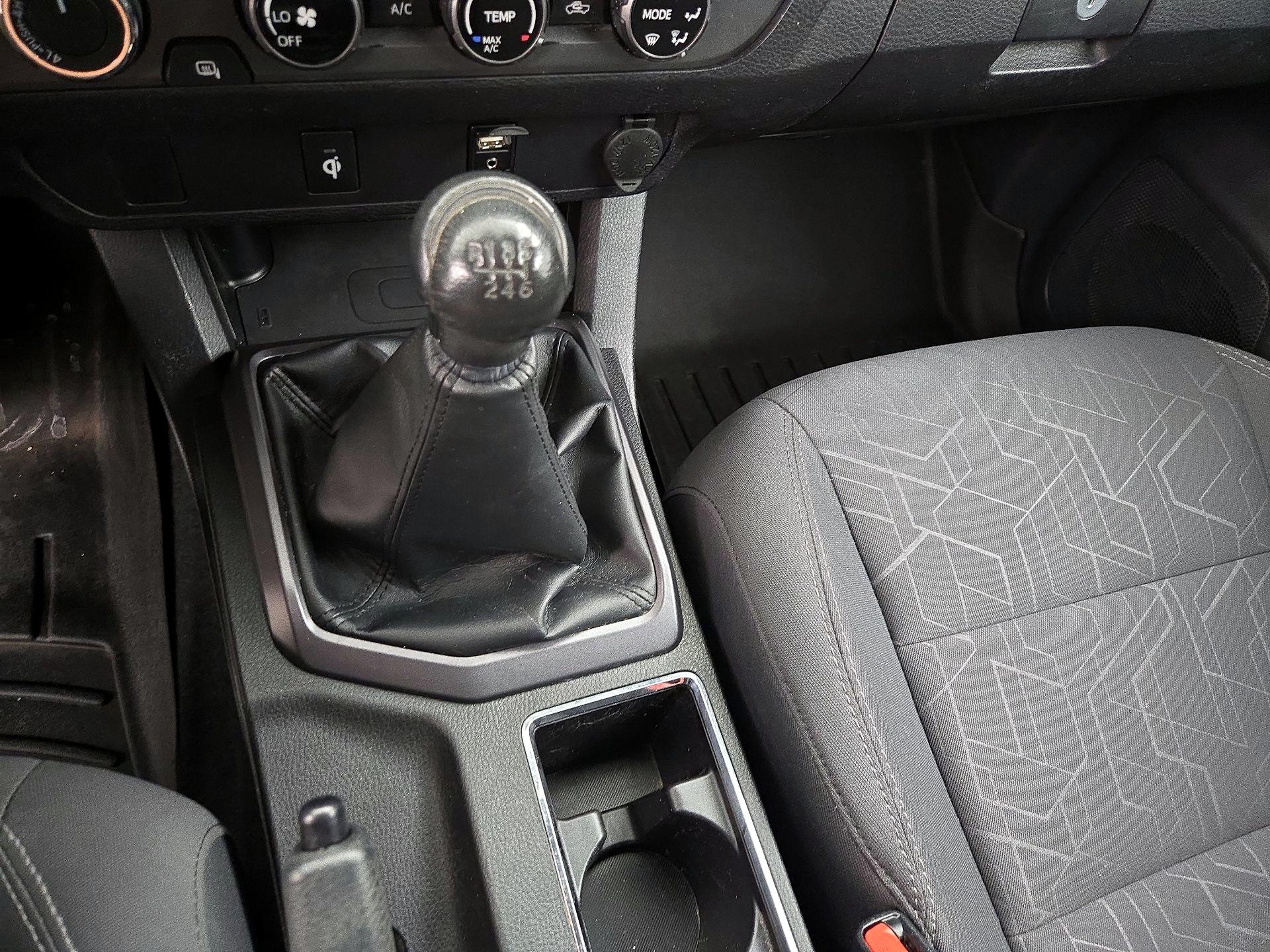 Thumbnail: 2016 Toyota Tacoma - 17