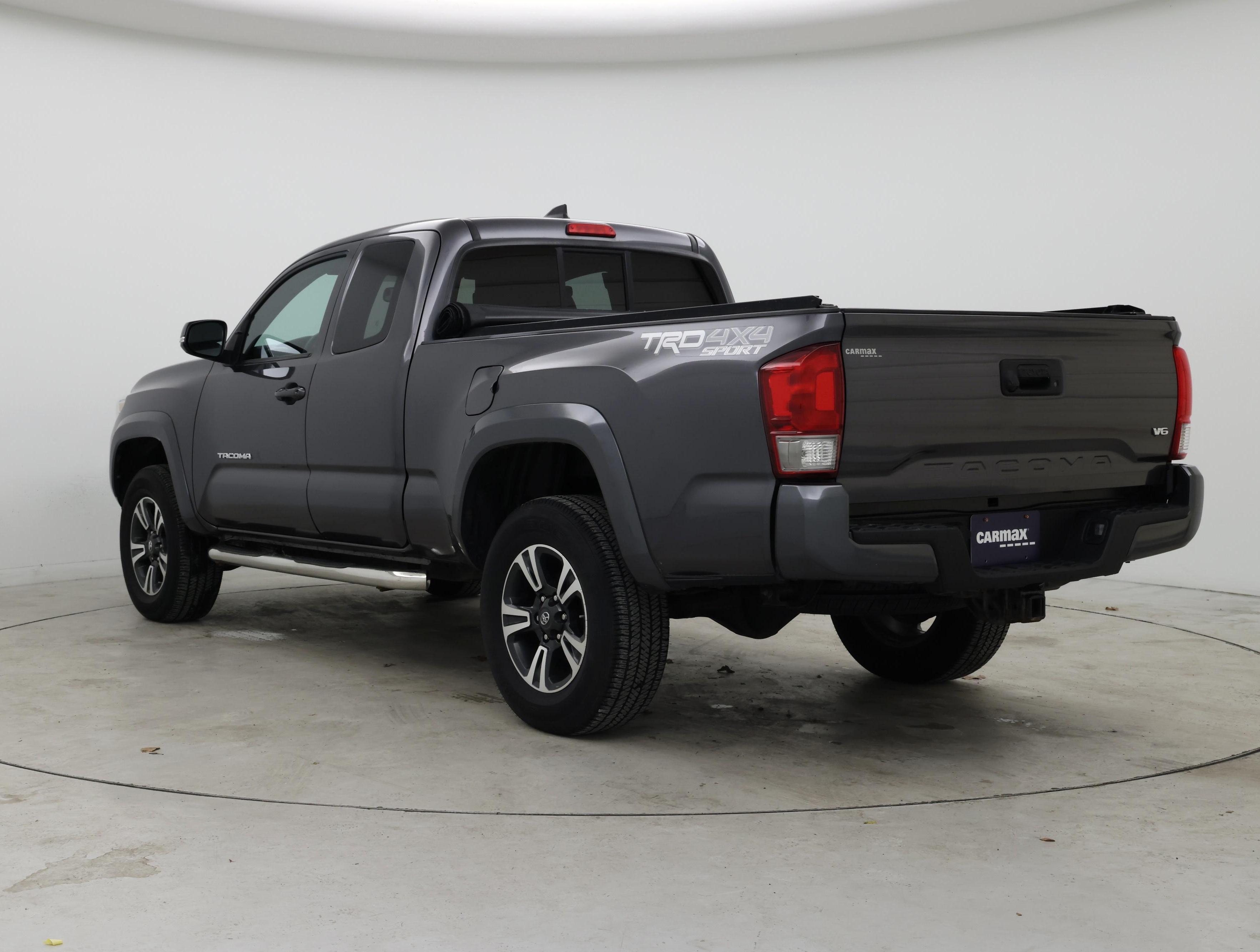 Thumbnail: 2016 Toyota Tacoma - 2