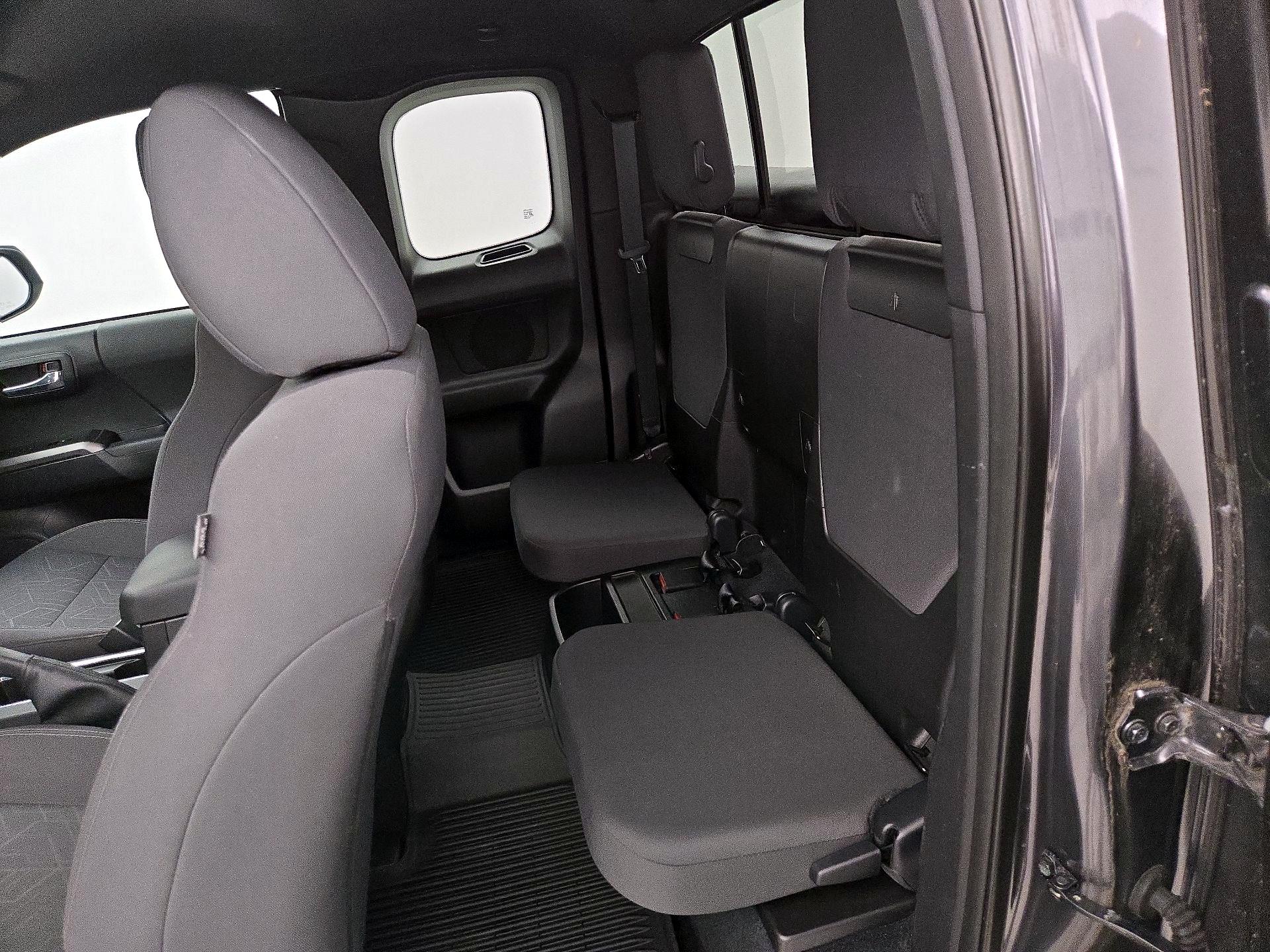 Thumbnail: 2016 Toyota Tacoma - 19