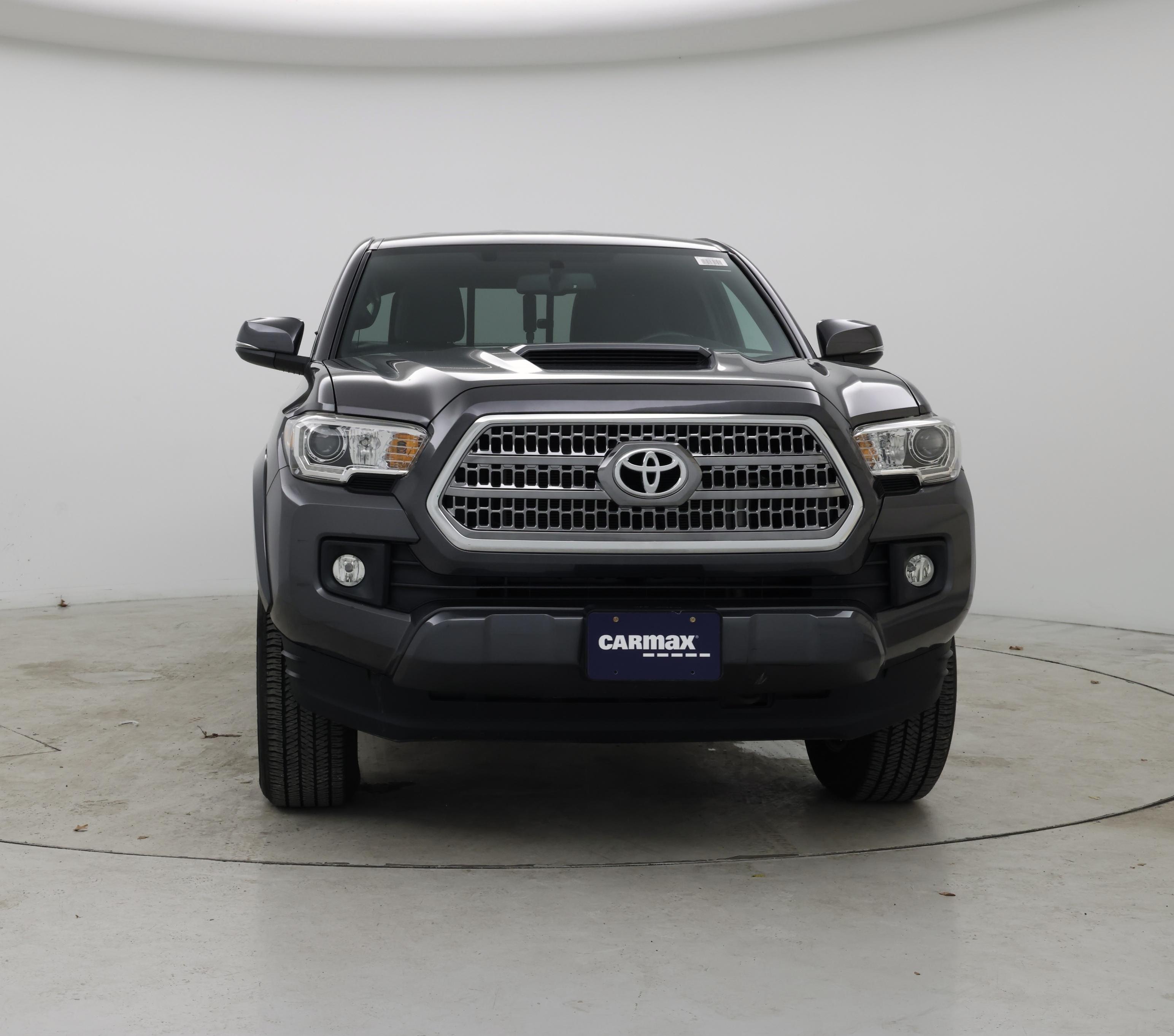 Thumbnail: 2016 Toyota Tacoma - 5