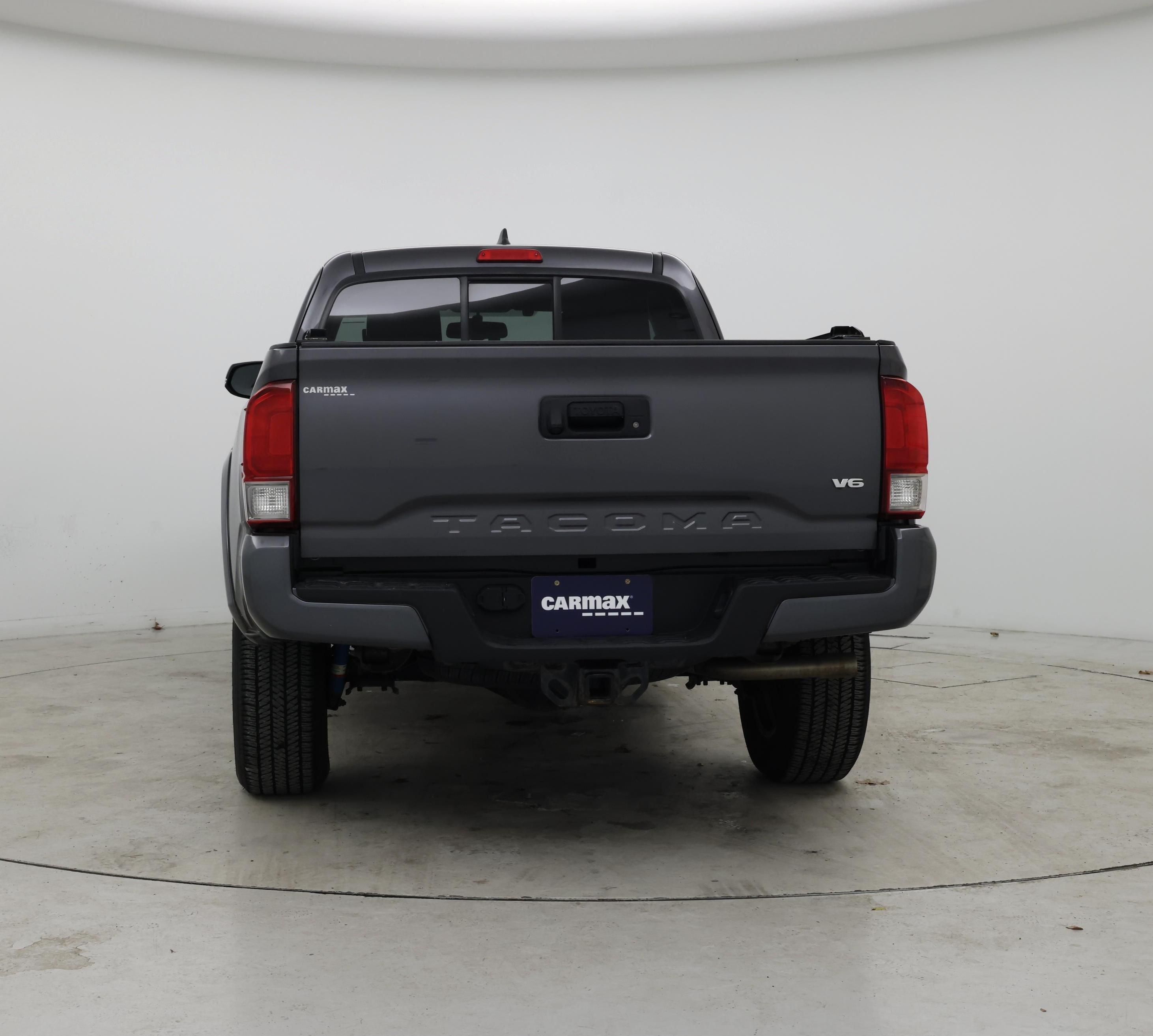 Thumbnail: 2016 Toyota Tacoma - 6