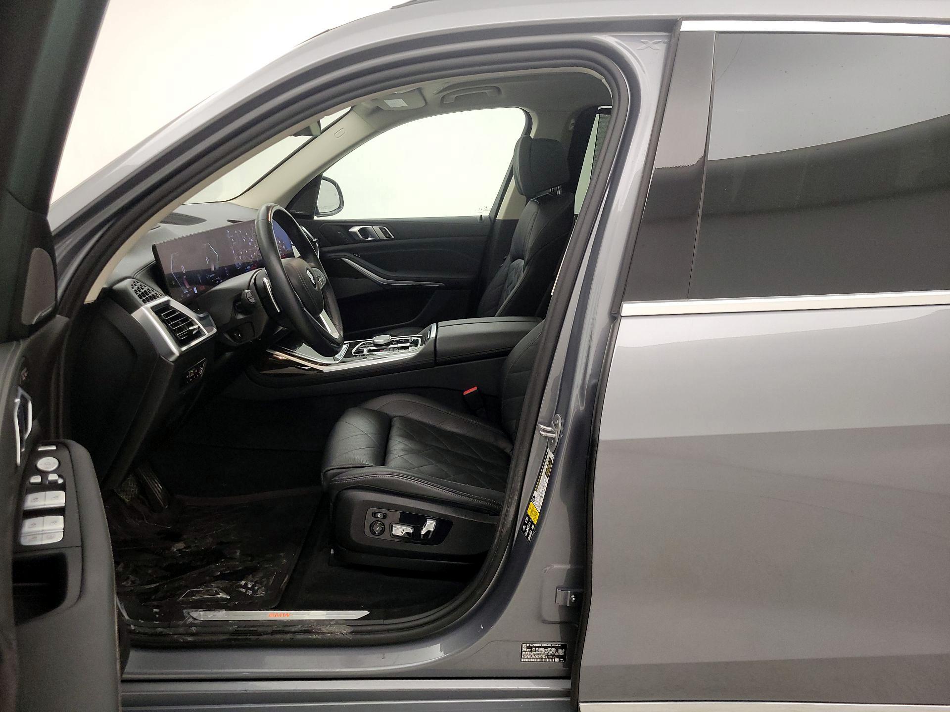 Thumbnail: 2023 BMW X7 - 11