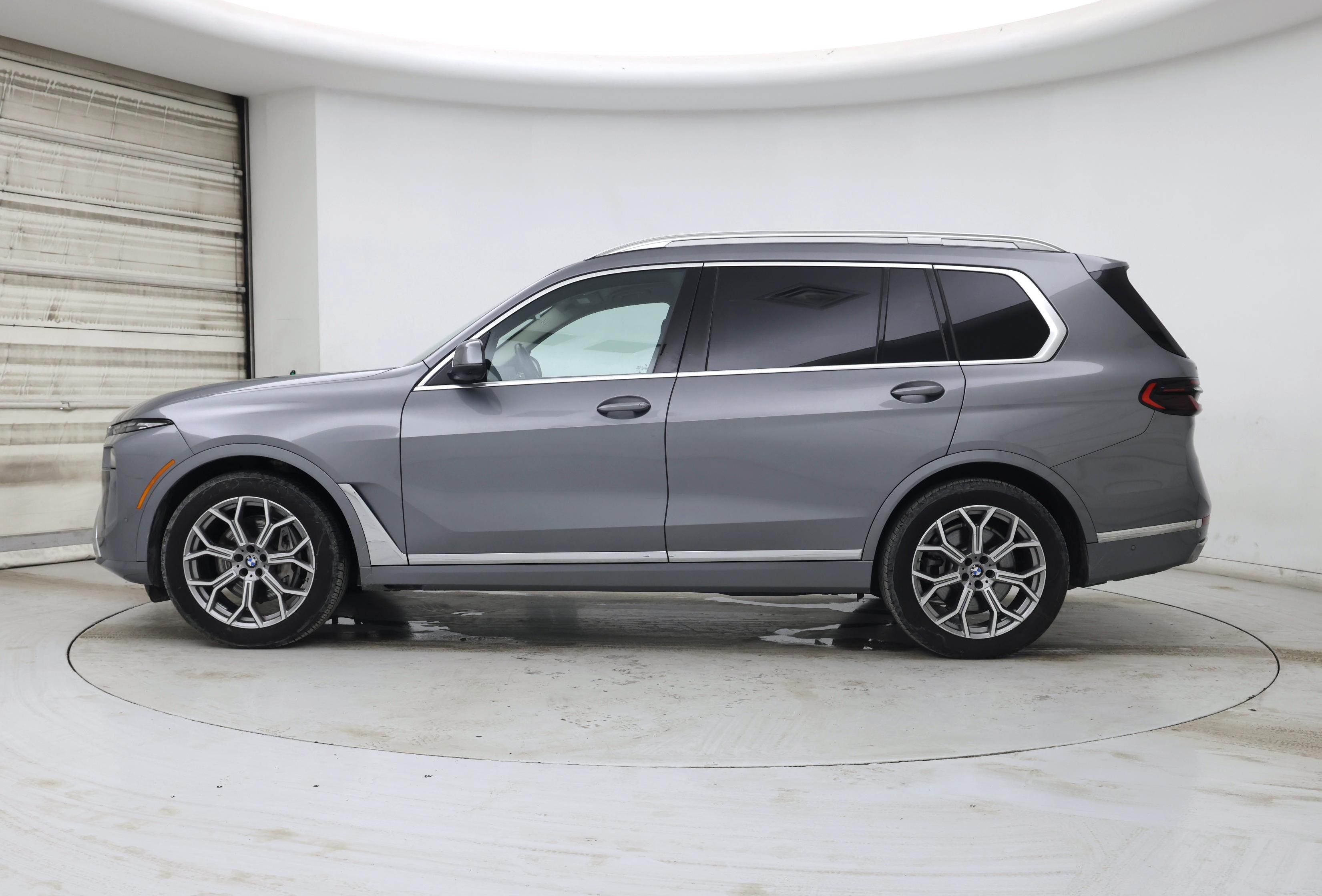 Thumbnail: 2023 BMW X7 - 3