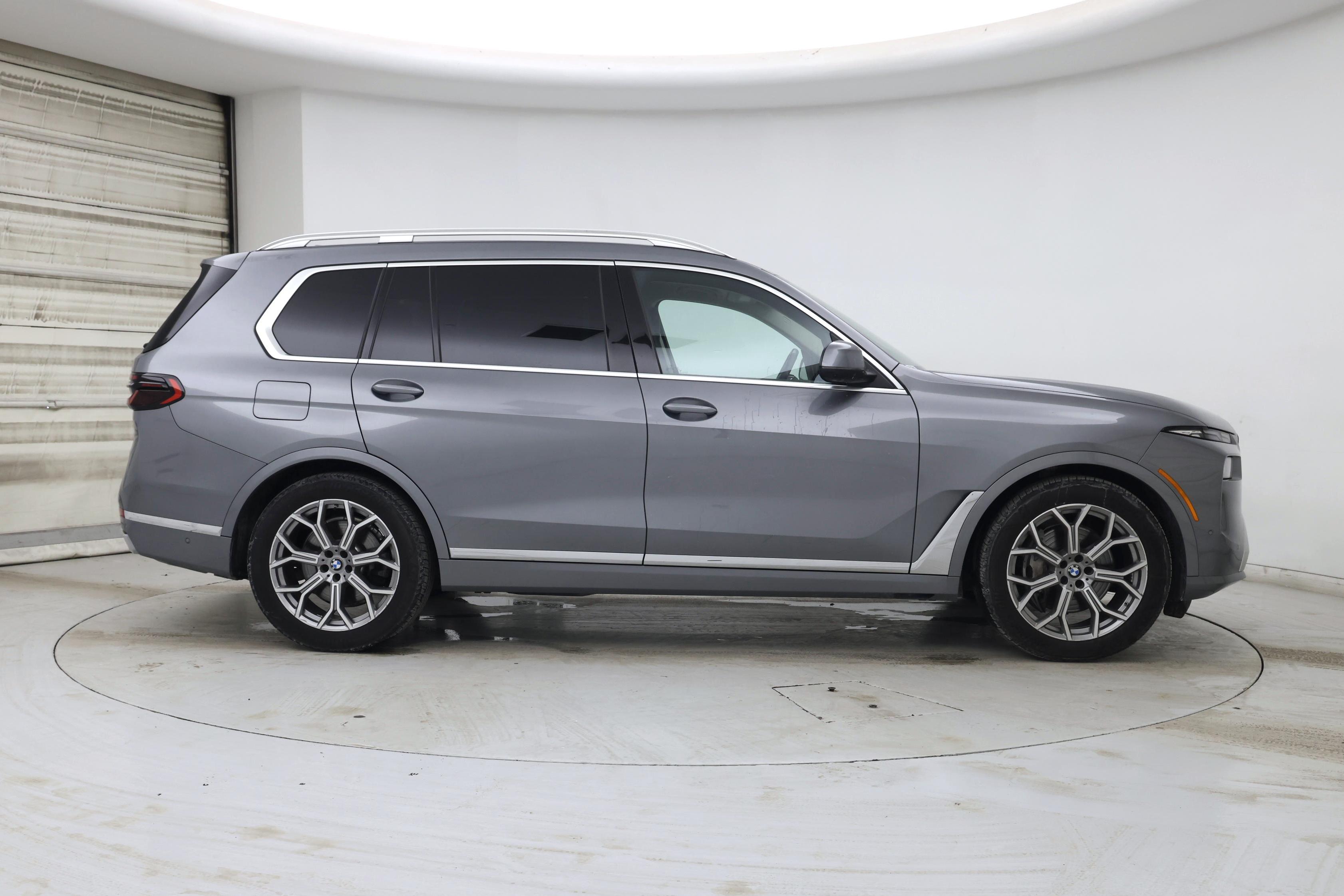 Thumbnail: 2023 BMW X7 - 7