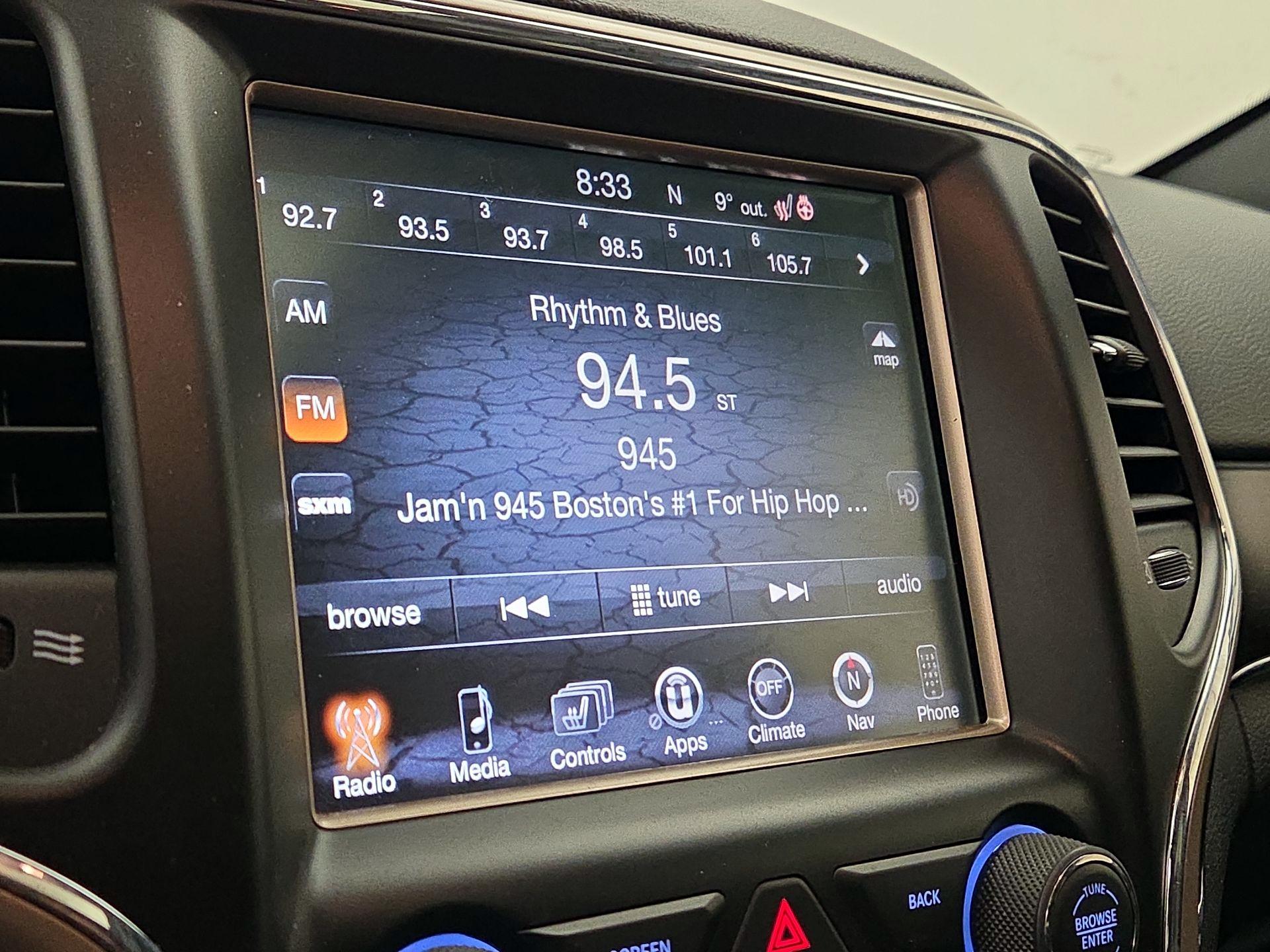 Thumbnail: 2015 Jeep Grand Cherokee - 15