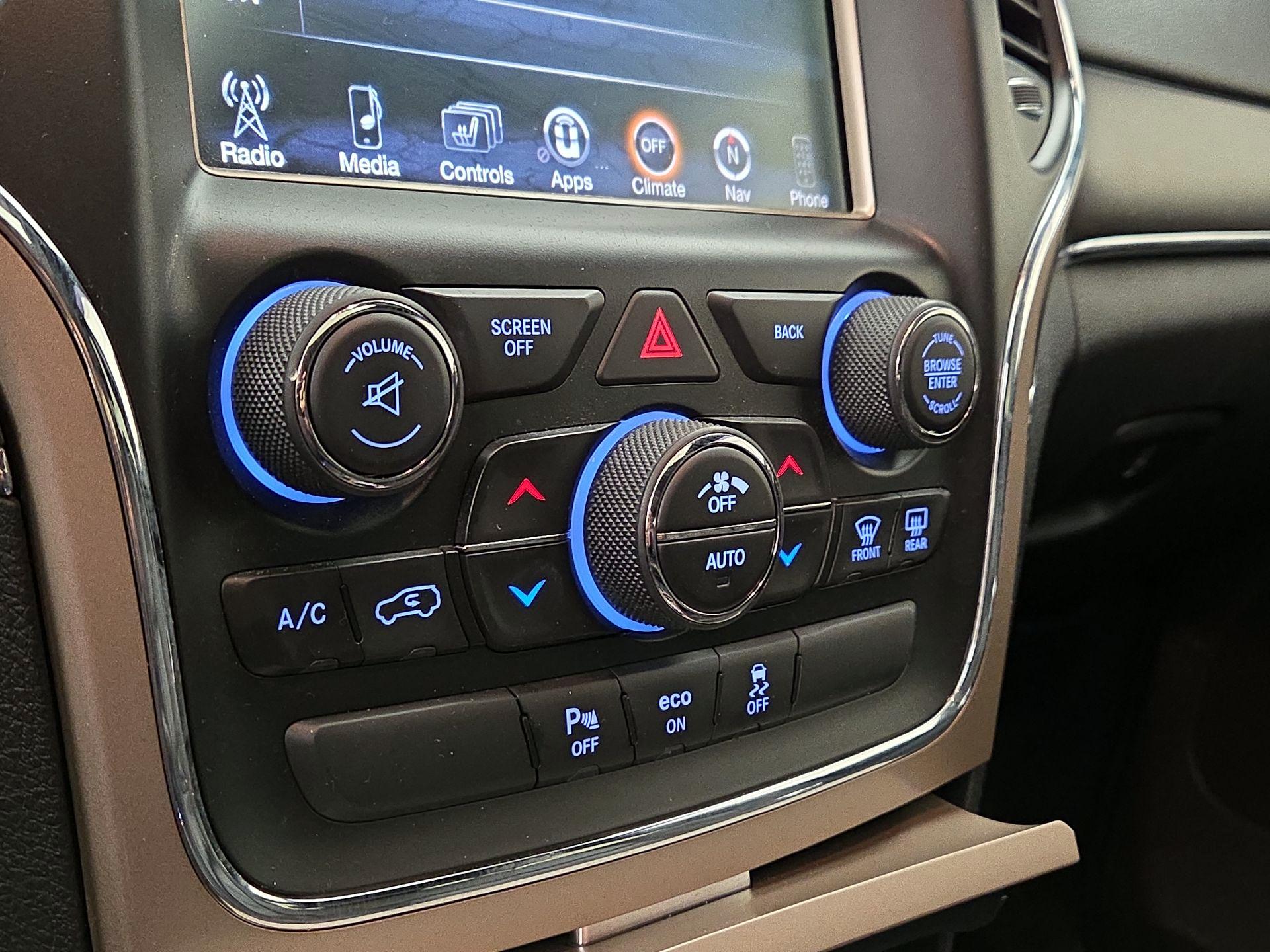 Thumbnail: 2015 Jeep Grand Cherokee - 16