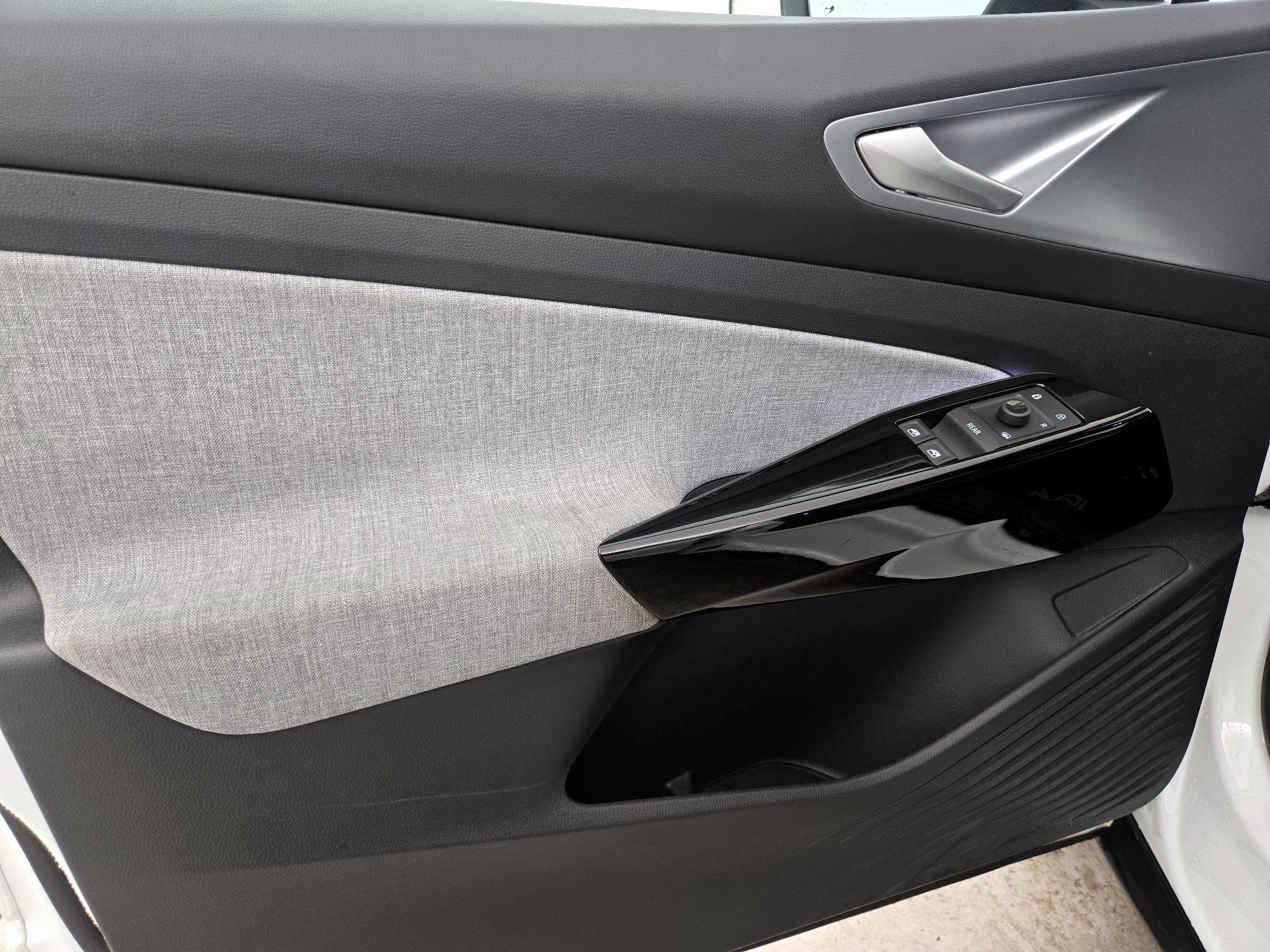 Thumbnail: 2023 Volkswagen ID.4 - 12