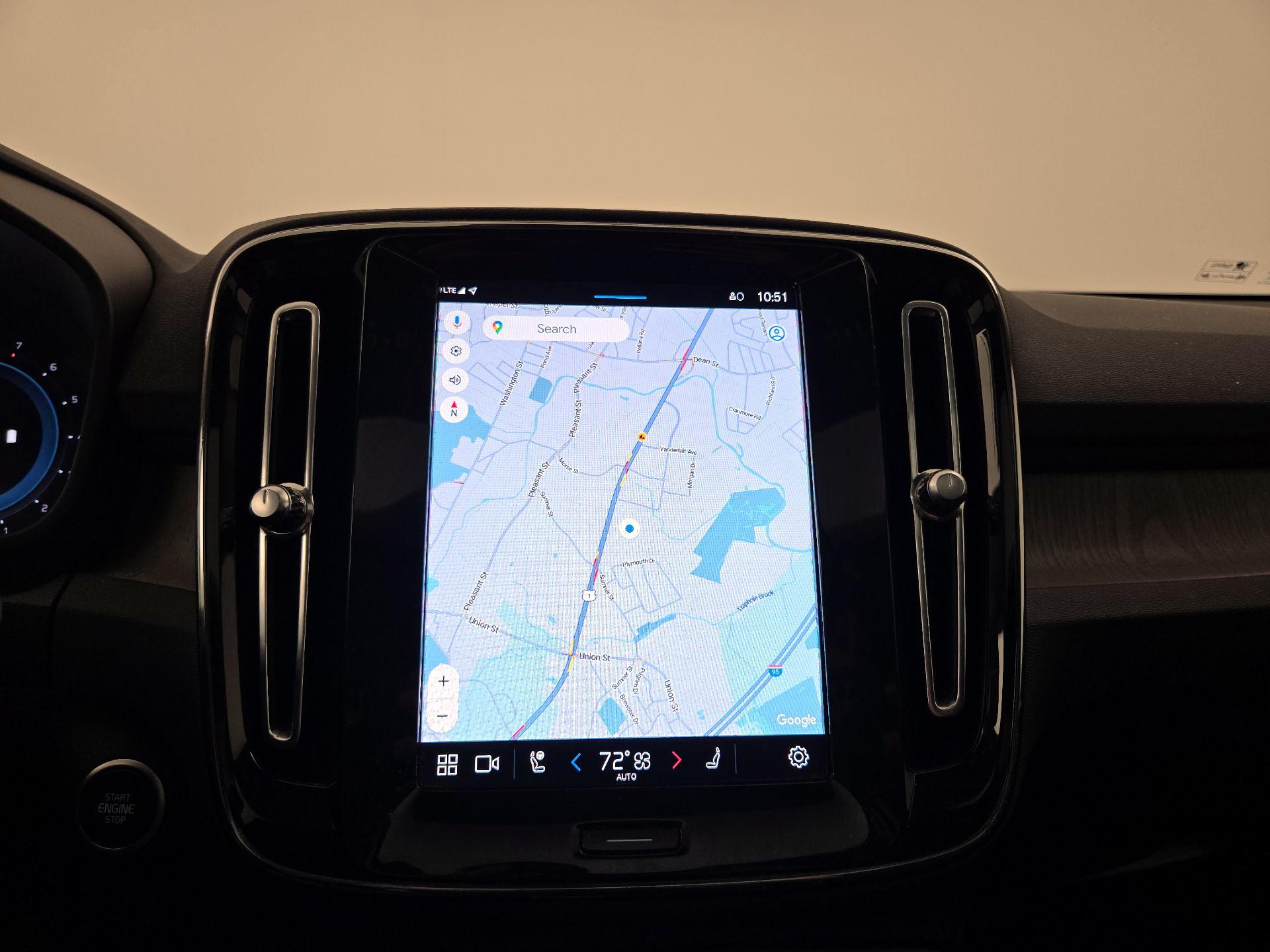 Thumbnail: 2023 Volvo XC40 - 14