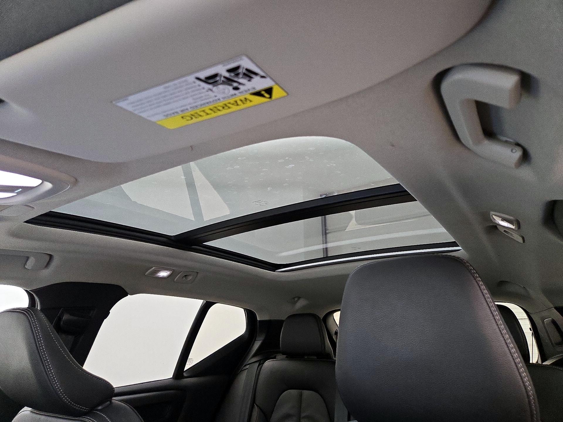 Thumbnail: 2023 Volvo XC40 - 20