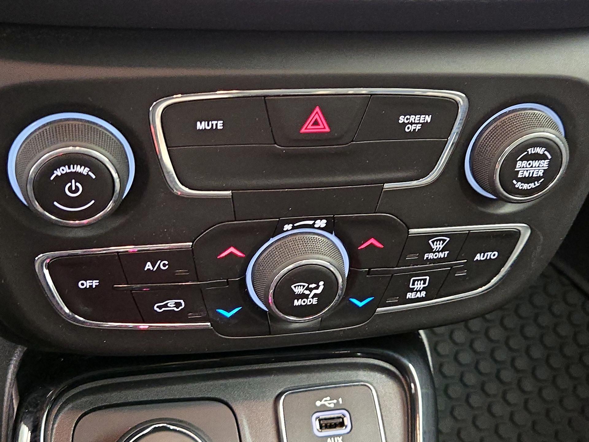 Thumbnail: 2020 Jeep Compass - 17