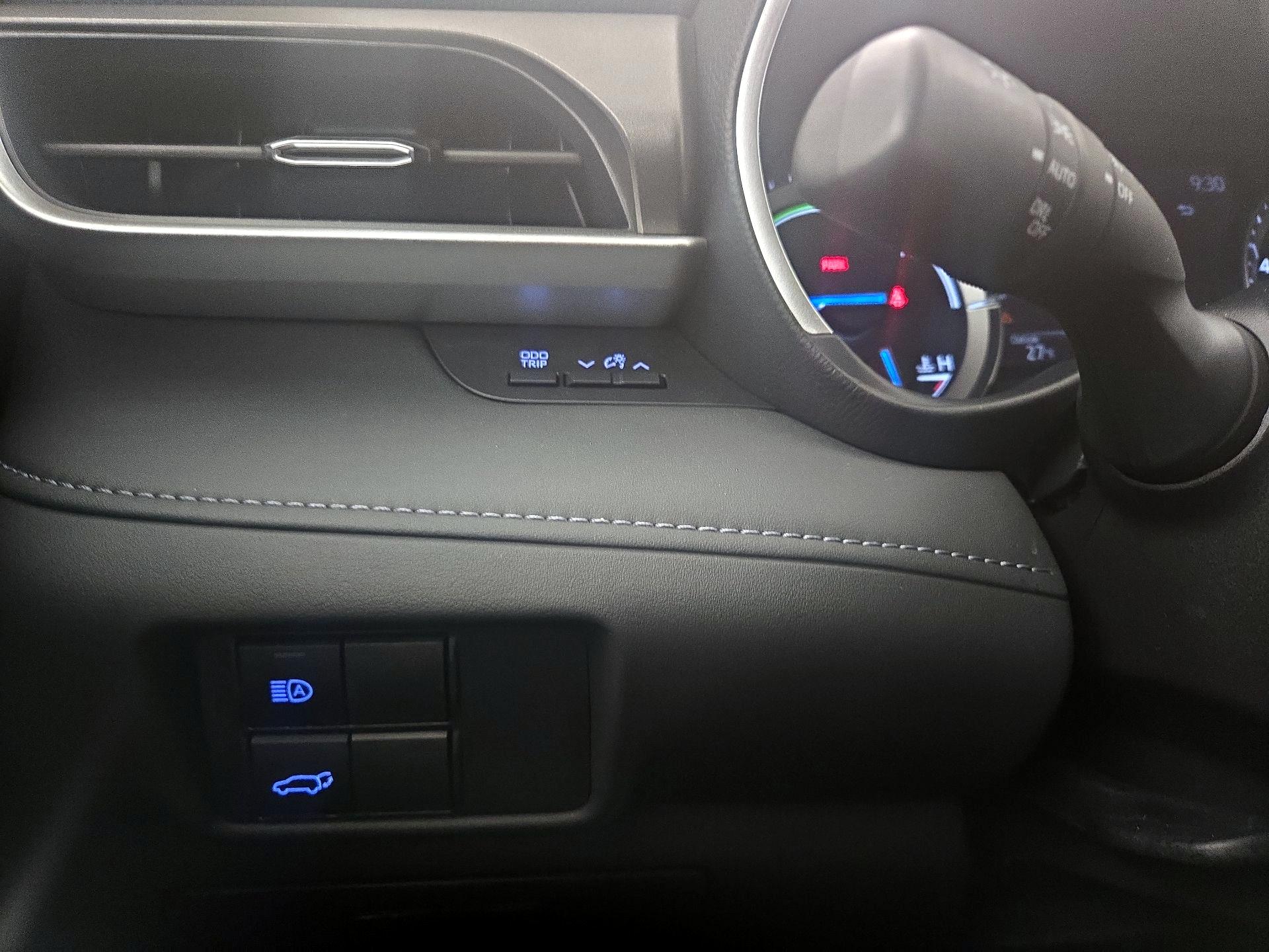 Thumbnail: 2021 Toyota Highlander - 13