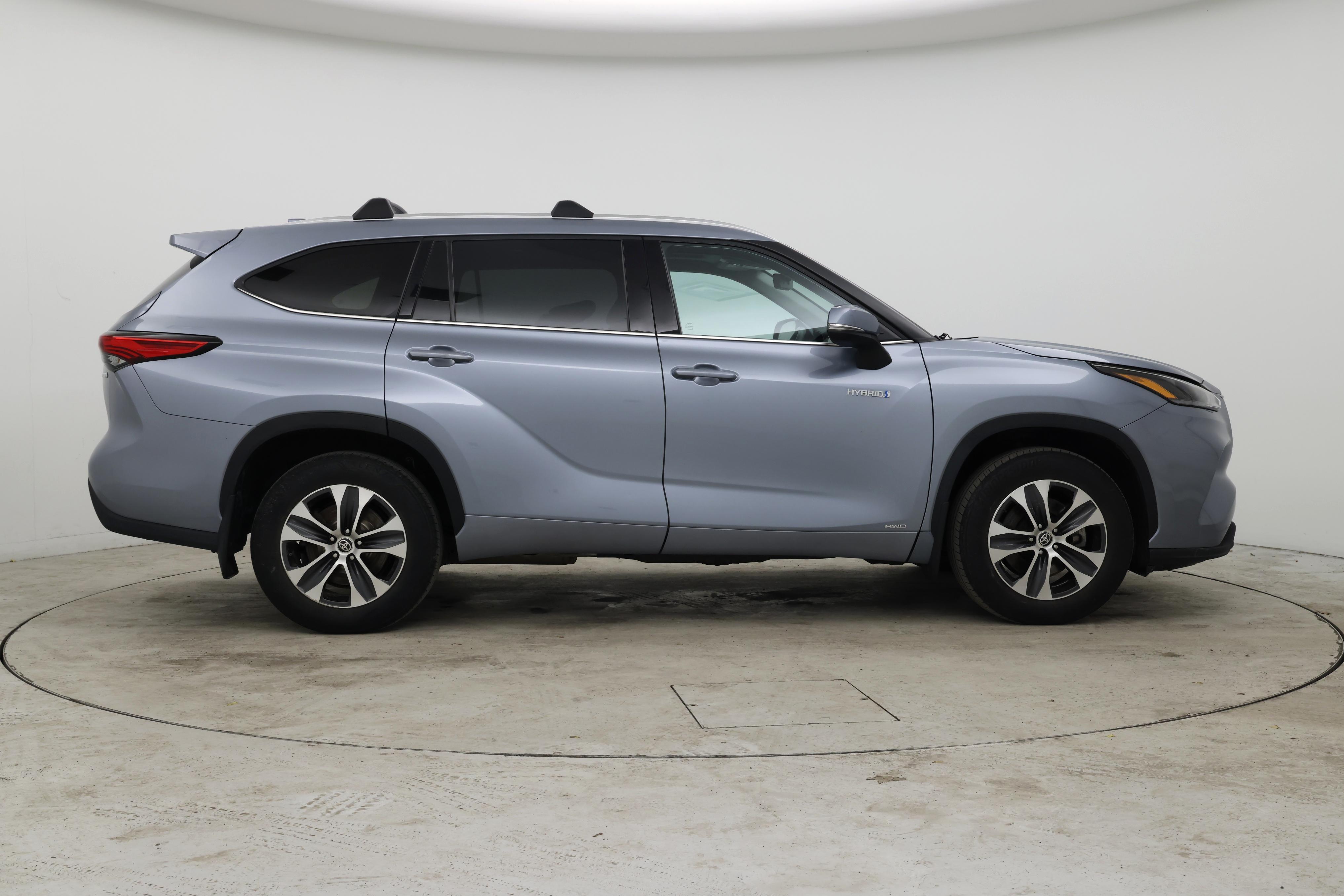 Thumbnail: 2021 Toyota Highlander - 7