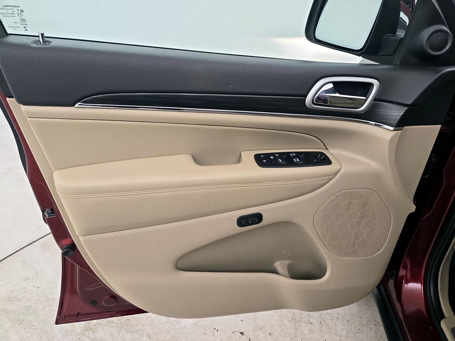 Thumbnail: 2021 Jeep Grand Cherokee - 12