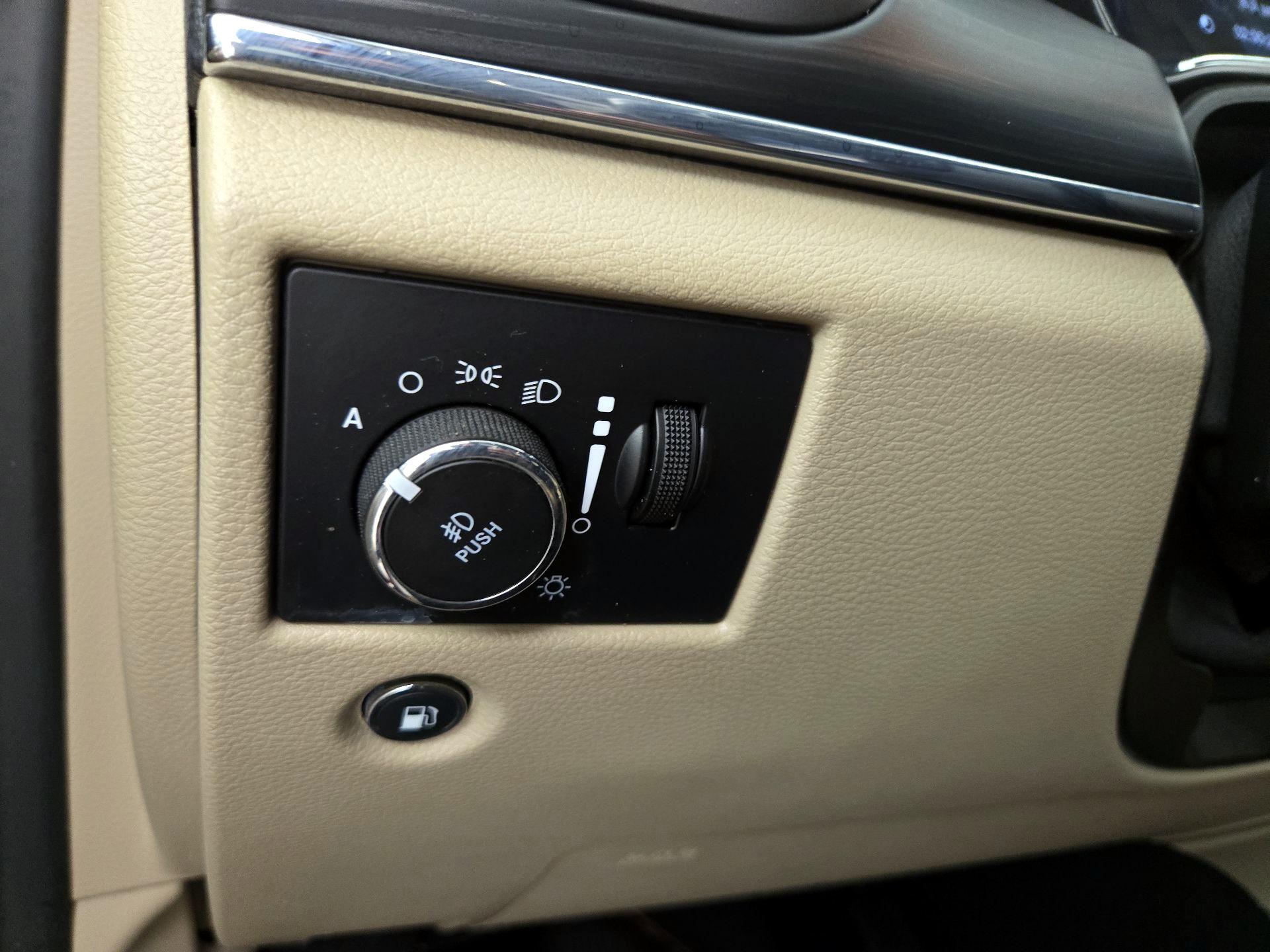 Thumbnail: 2021 Jeep Grand Cherokee - 13