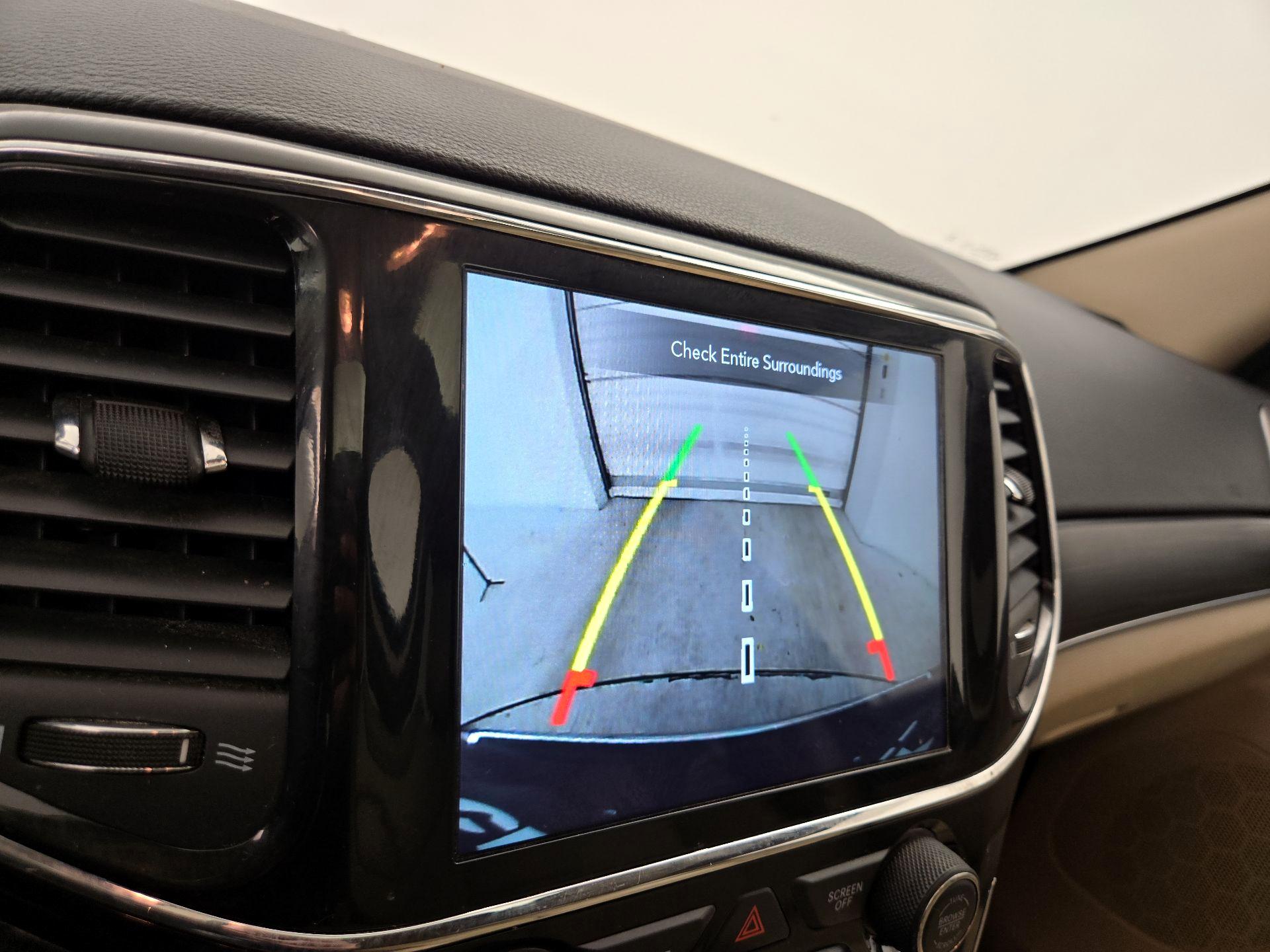 Thumbnail: 2021 Jeep Grand Cherokee - 15