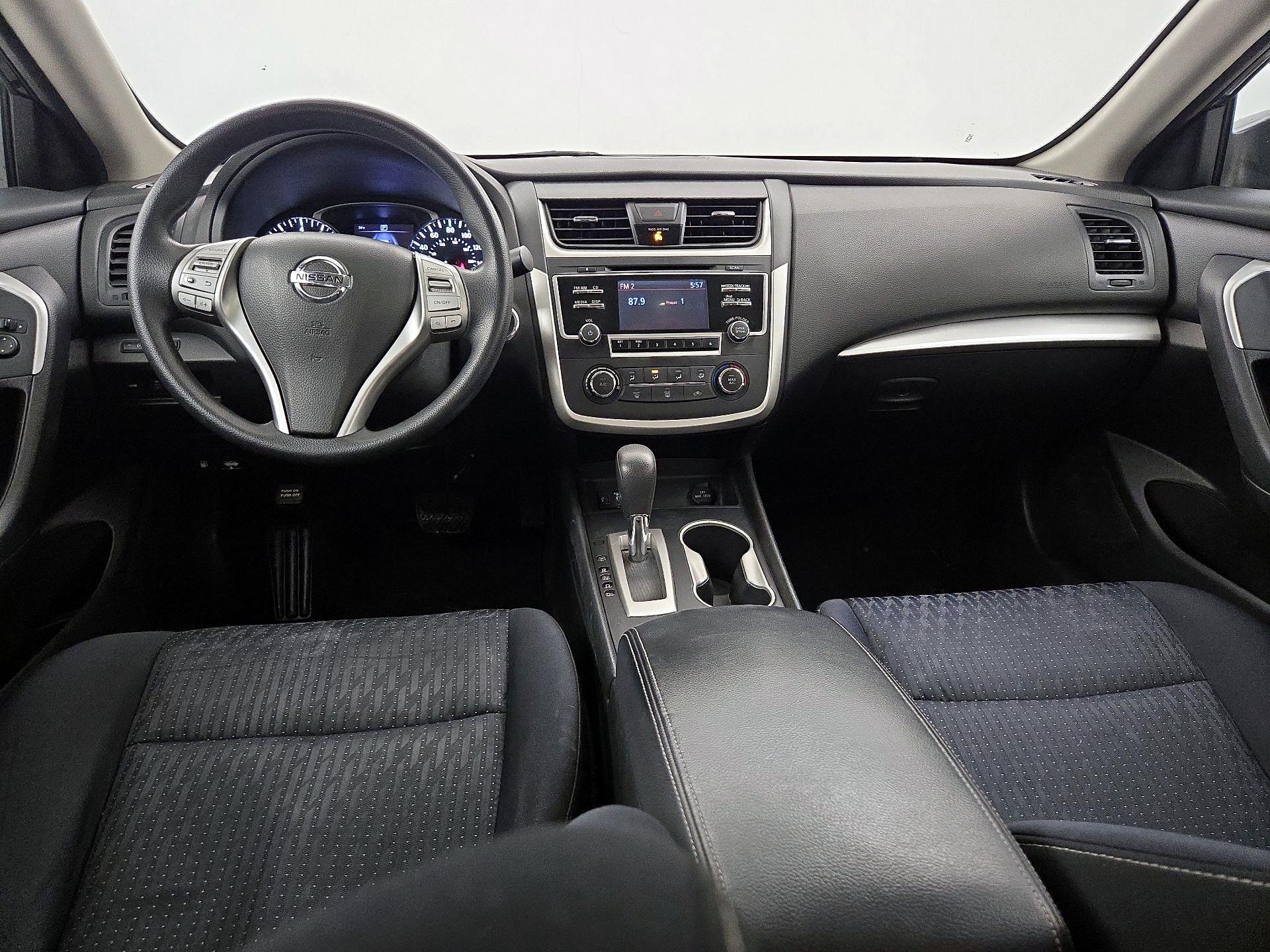 Thumbnail: 2017 Nissan Altima - 9