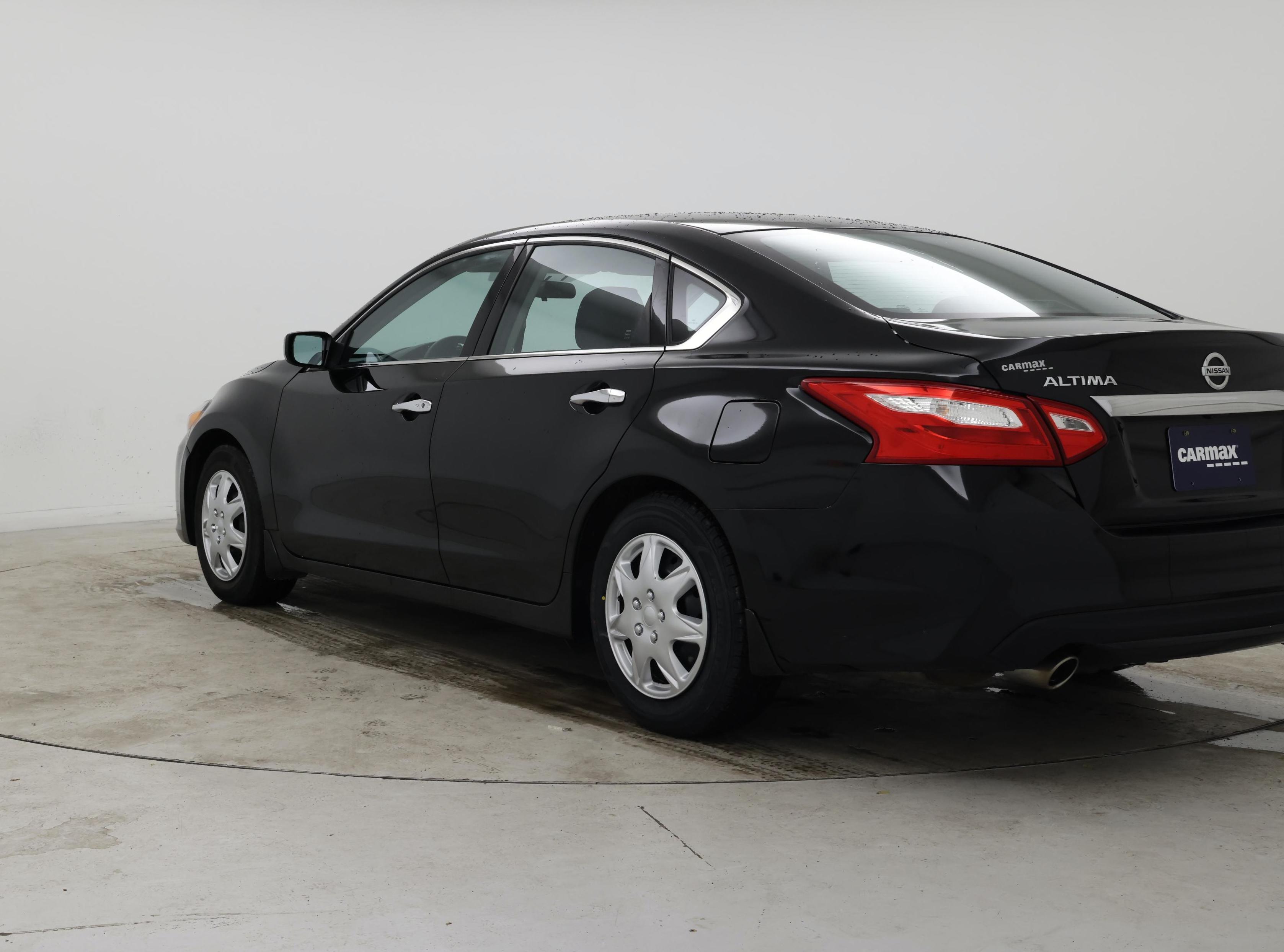 Thumbnail: 2017 Nissan Altima - 2