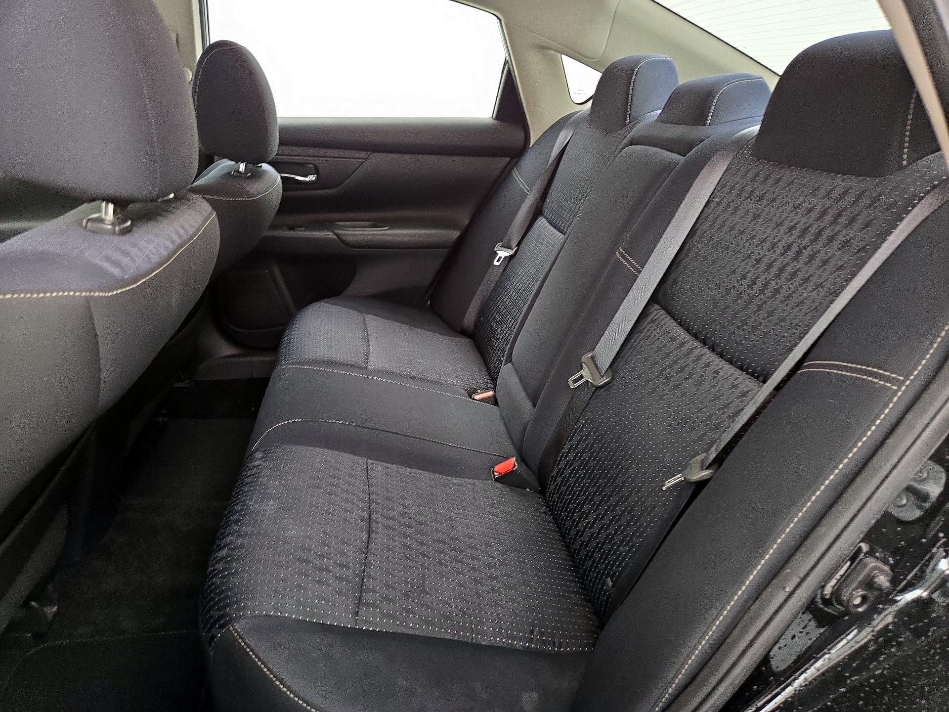 Thumbnail: 2017 Nissan Altima - 19