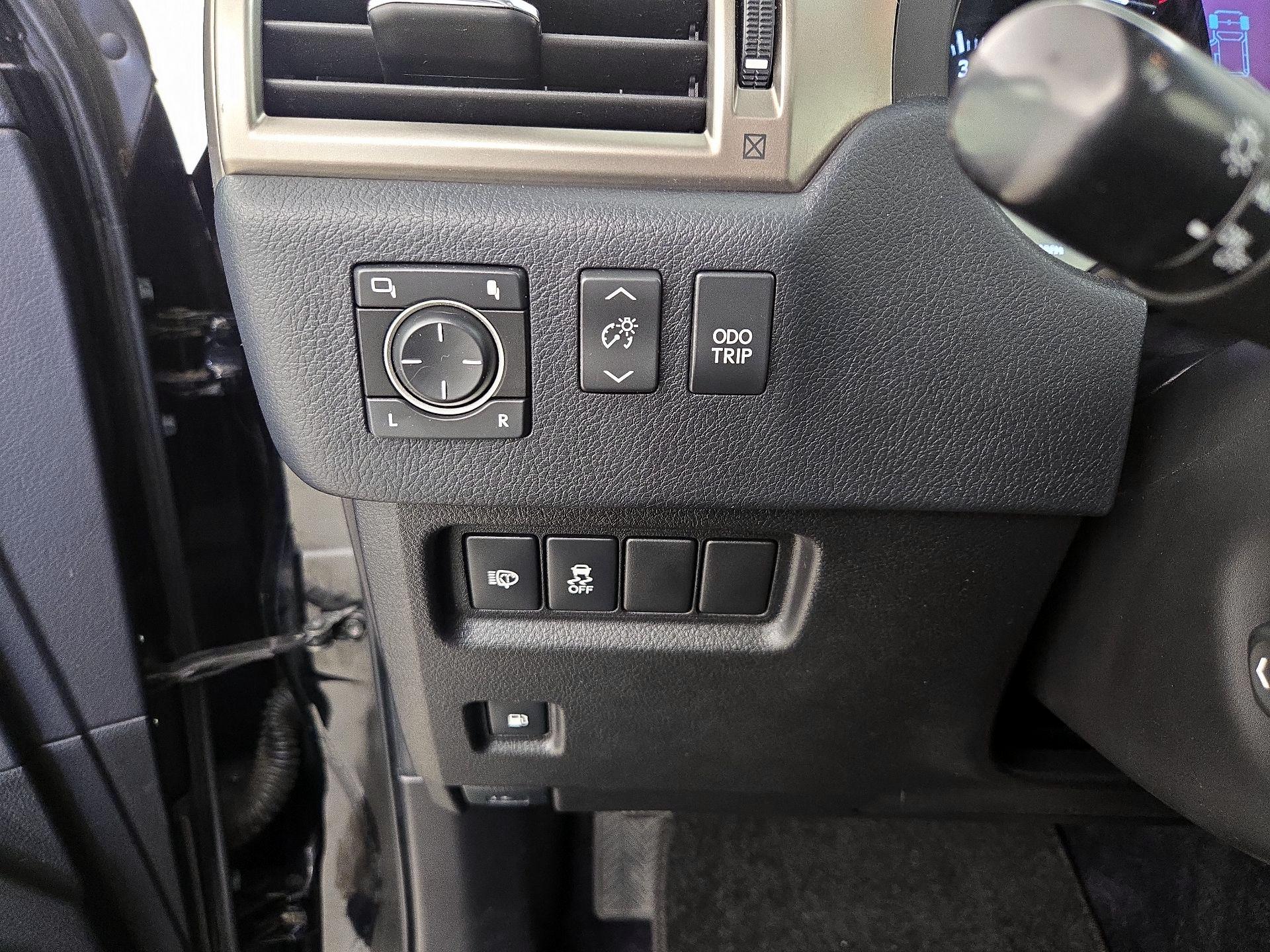 Thumbnail: 2016 Lexus GX - 13