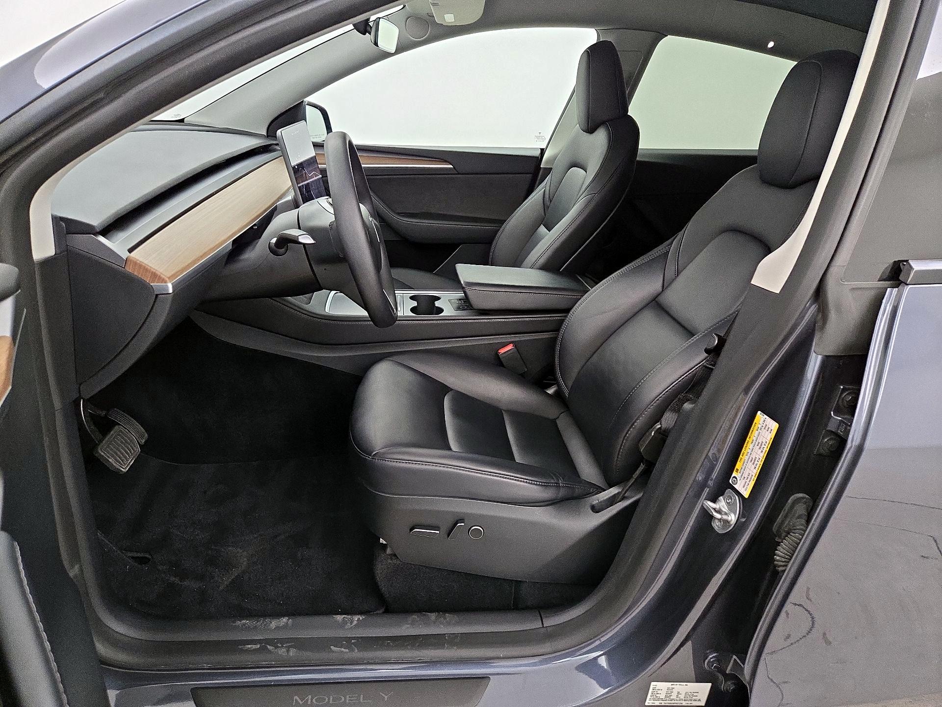Thumbnail: 2023 Tesla Model Y - 11