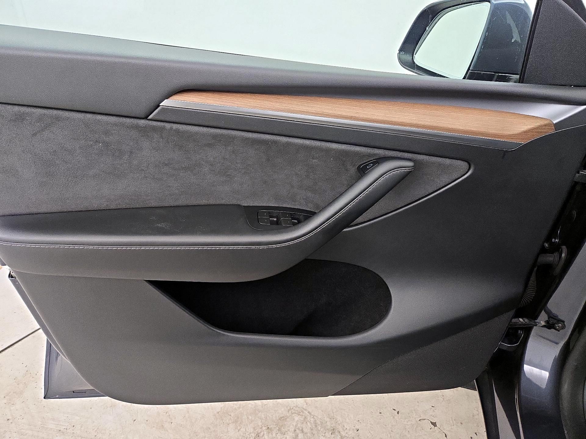 Thumbnail: 2023 Tesla Model Y - 12