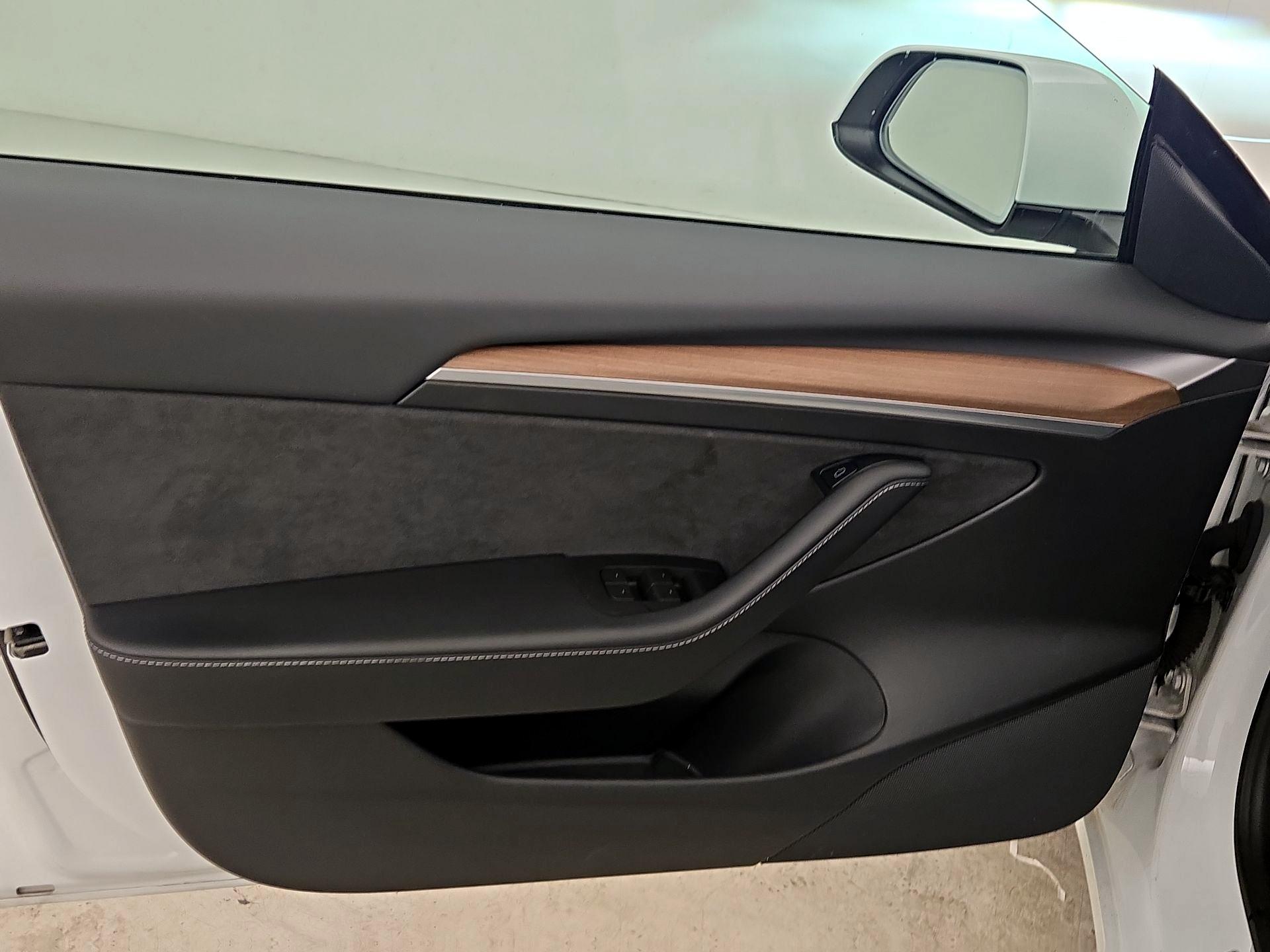 Thumbnail: 2021 Tesla Model 3 - 12