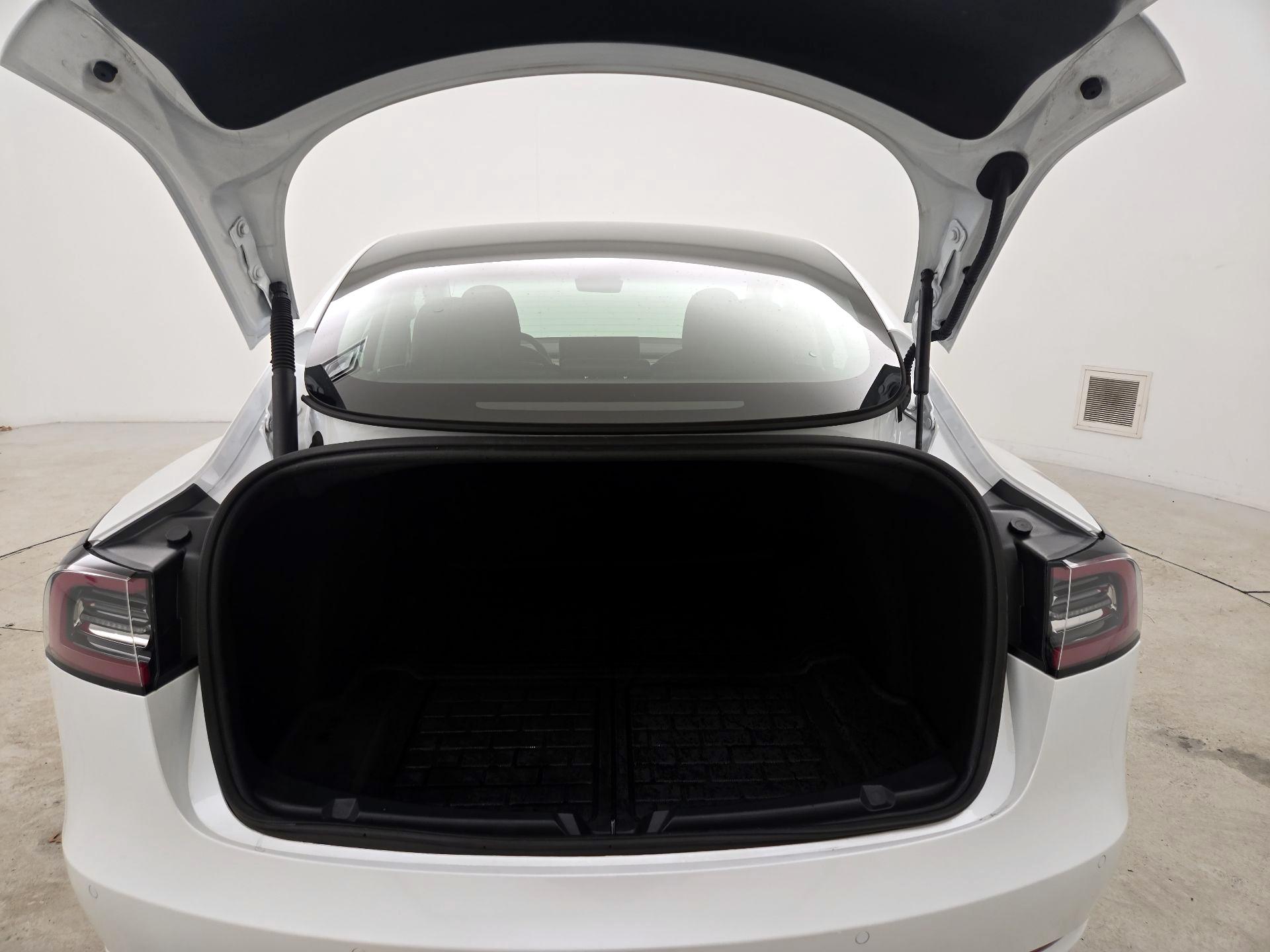 Thumbnail: 2021 Tesla Model 3 - 20