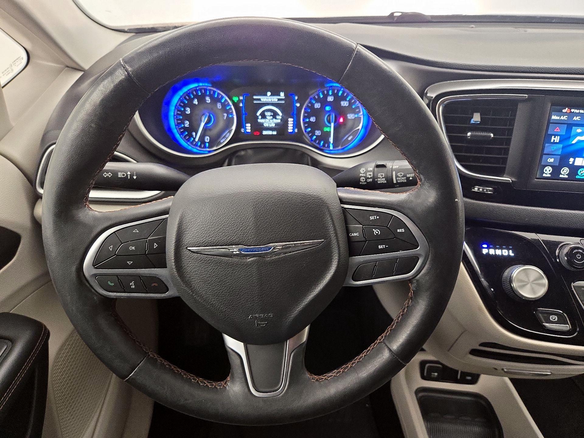 Thumbnail: 2020 Chrysler Pacifica - 10