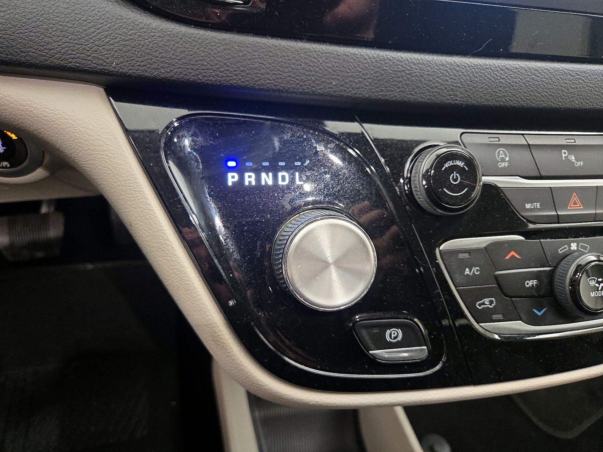 Thumbnail: 2020 Chrysler Pacifica - 17