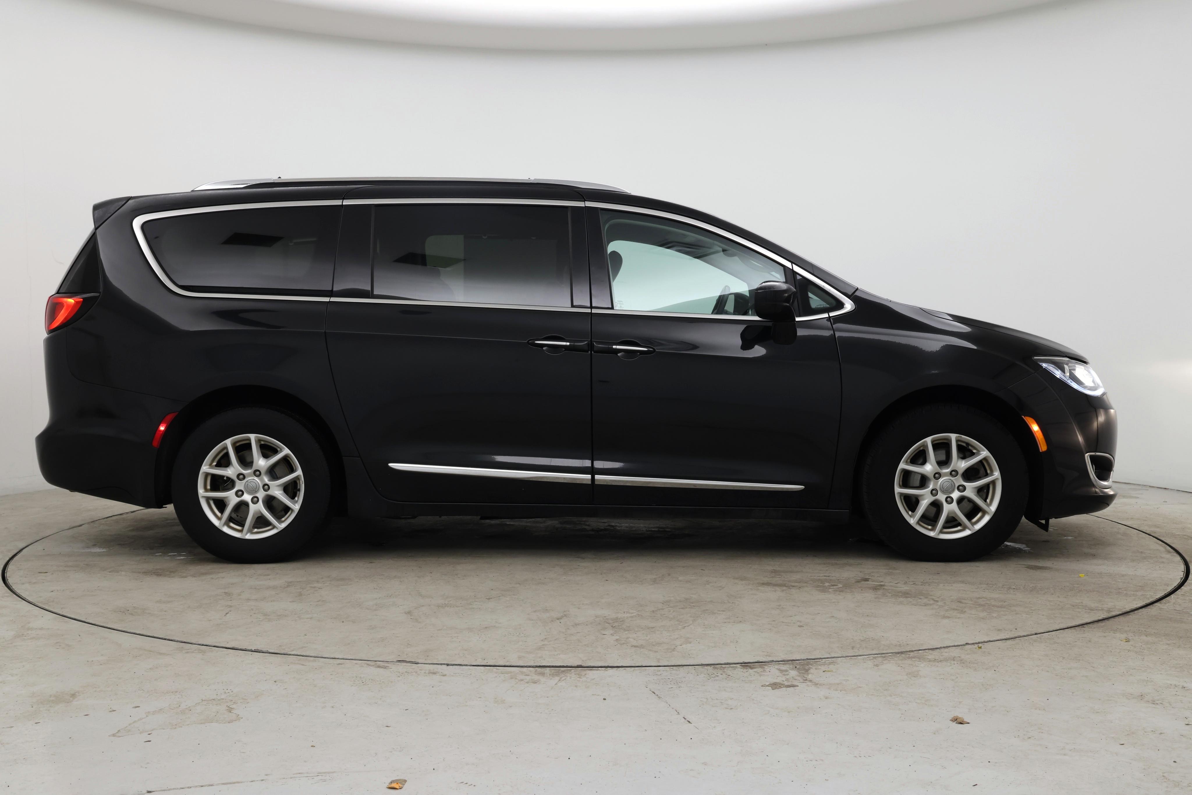 Thumbnail: 2020 Chrysler Pacifica - 7