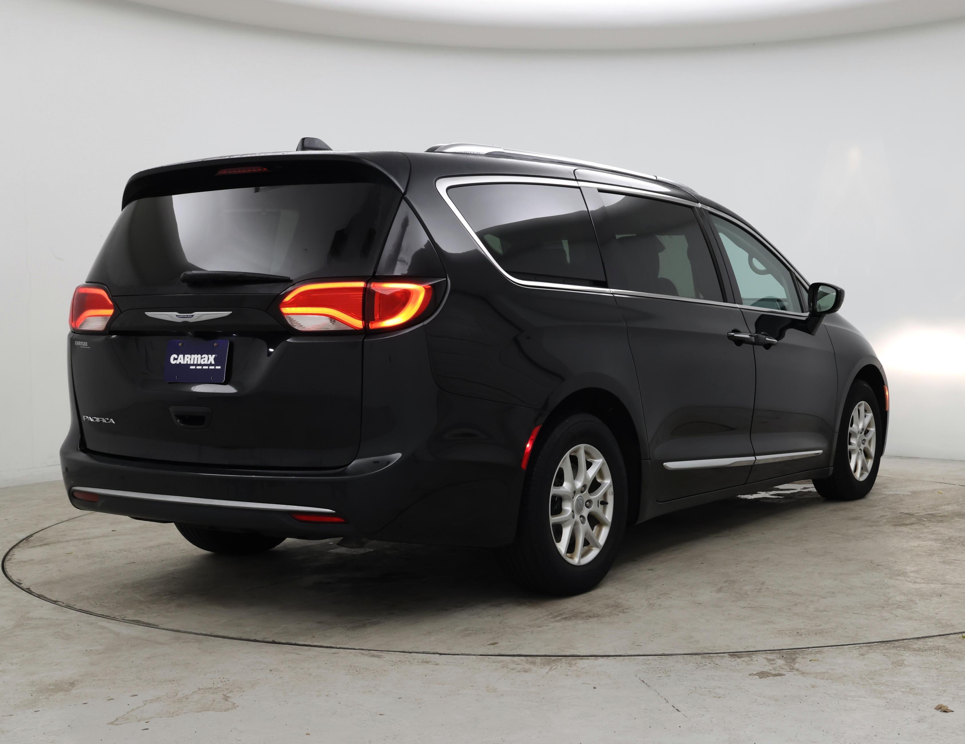 Thumbnail: 2020 Chrysler Pacifica - 8